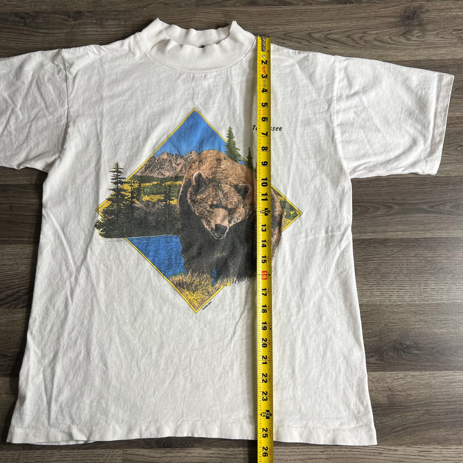 VTG Grizzly Bear T Shirt Fits Medium Tennessee Vacation Tee High Neck 1980s USA gallery
