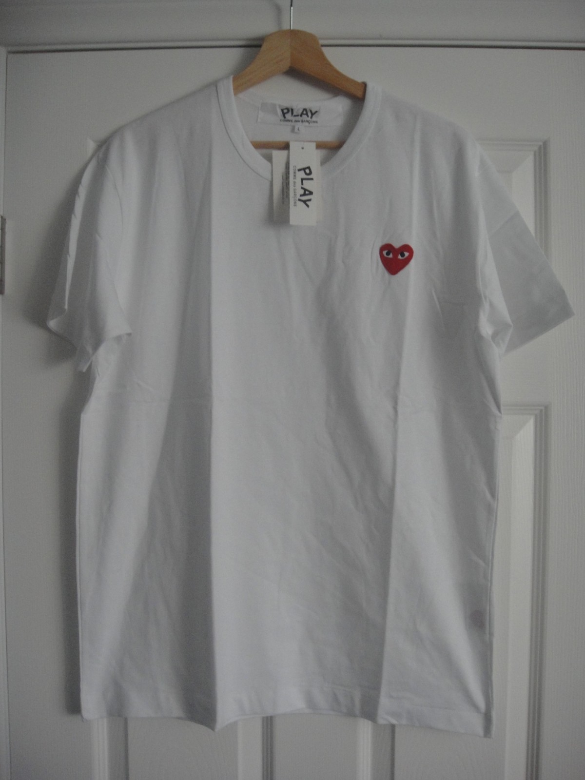 Comme Des Garcons Play Men's Classic Red Heart Logo White Color Size Large, NWT gallery