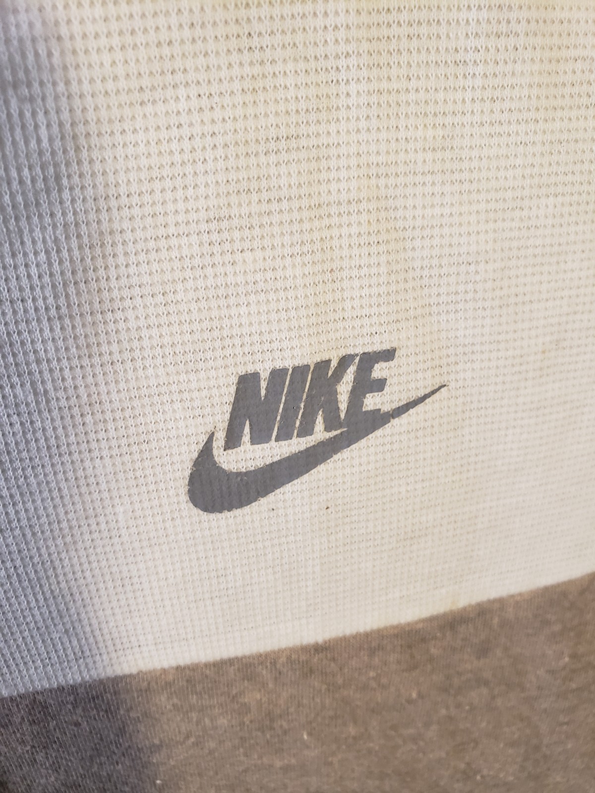 Vintage L Nike V-neck t-shirt textured knit fabric gallery