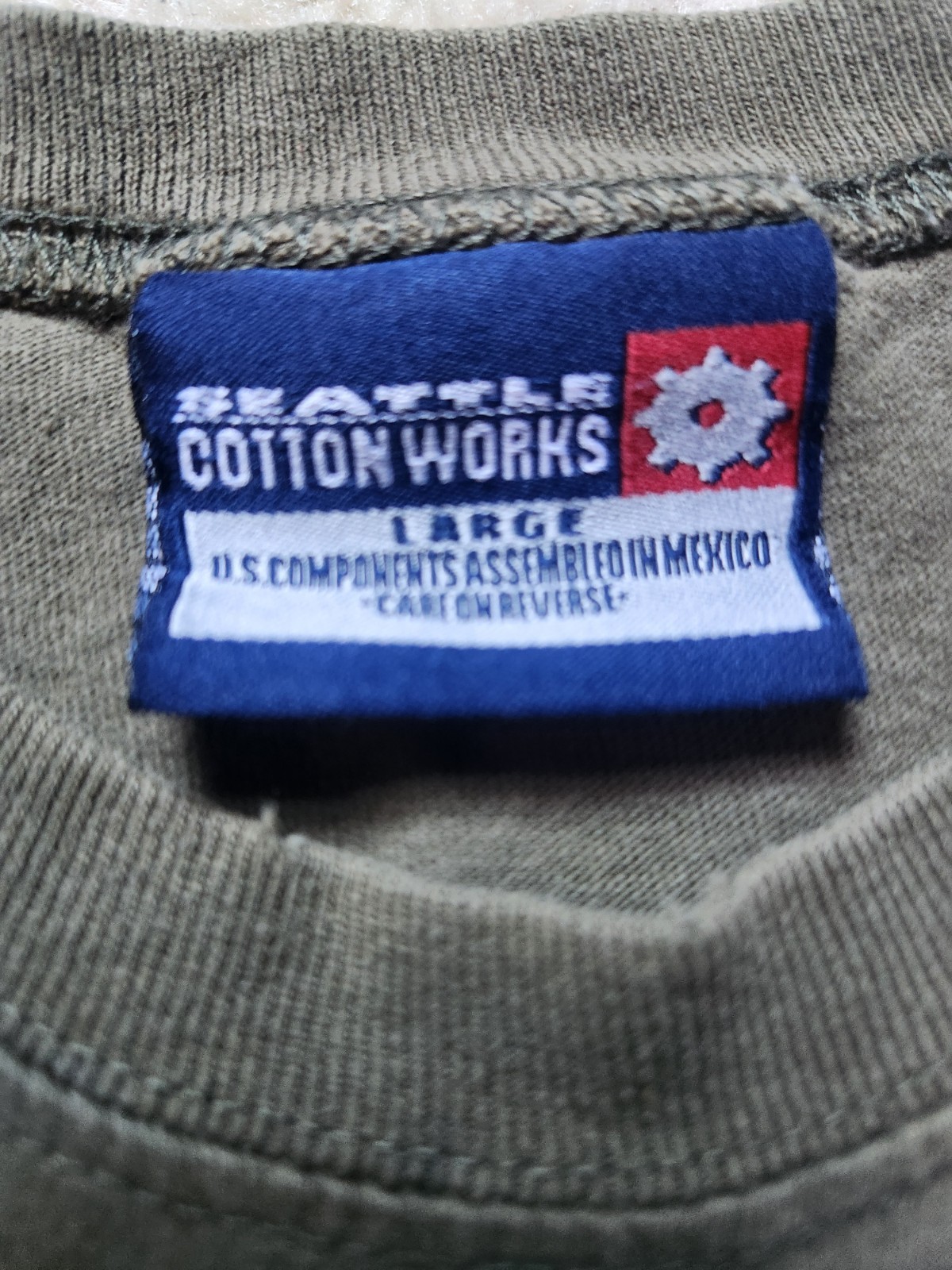COTTON WORKS Men's L Green Sleeveless Crew Neck Camo Graphic Knit T-Shirt gallery