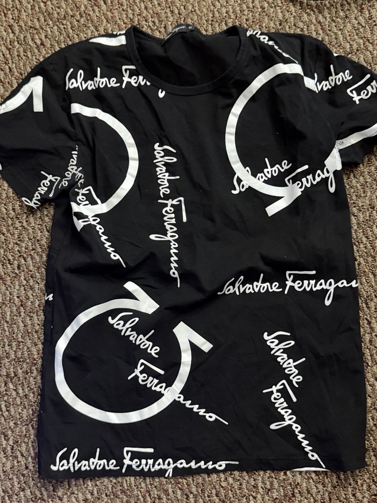 Exellent Salvatore Ferragamo Trending, Unique And High QualitOver Print. Sz Med
