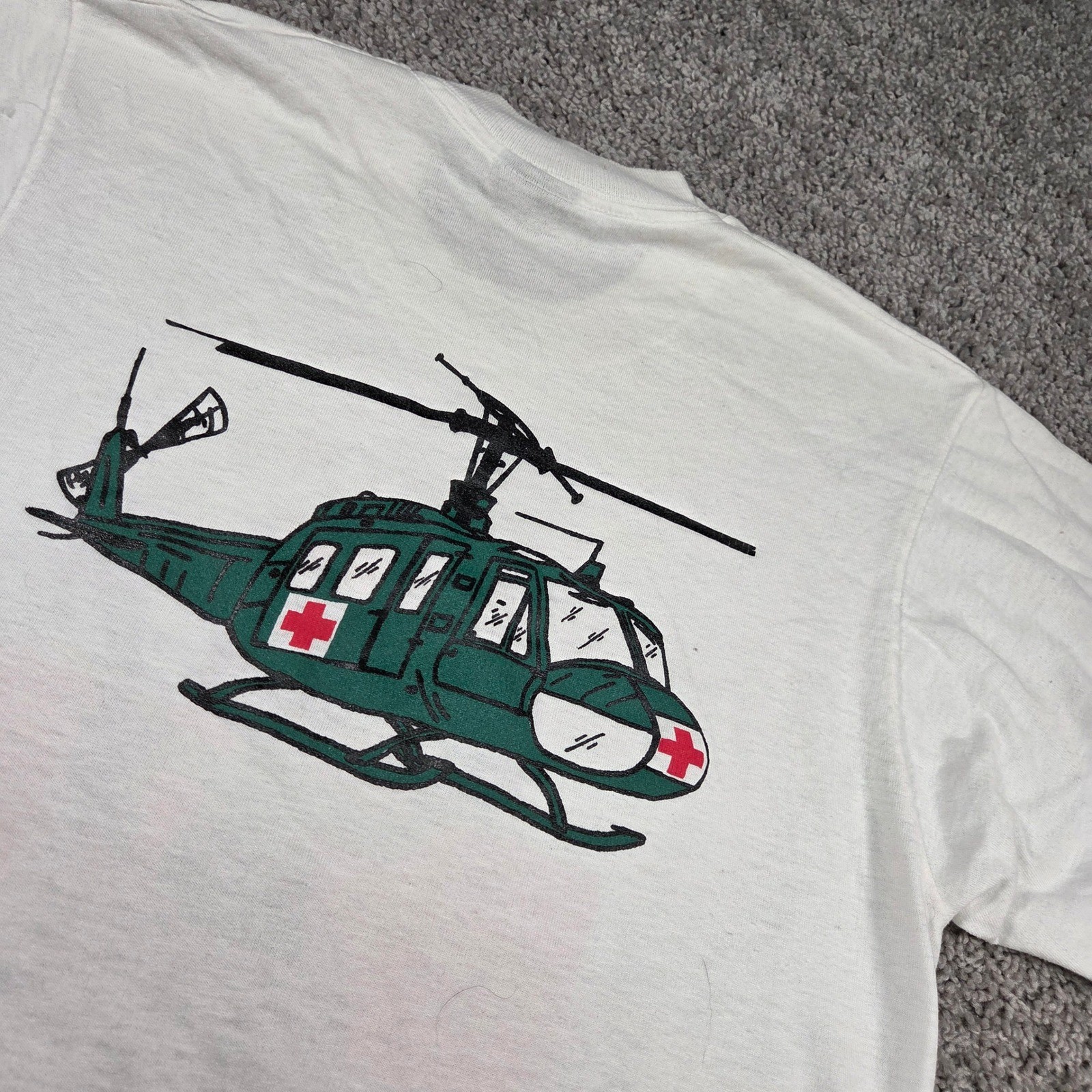 Vintage 80s Army T-Shirt Mens M Single Stitch USA 82nd Med Det (RA) Dustoff Huey gallery
