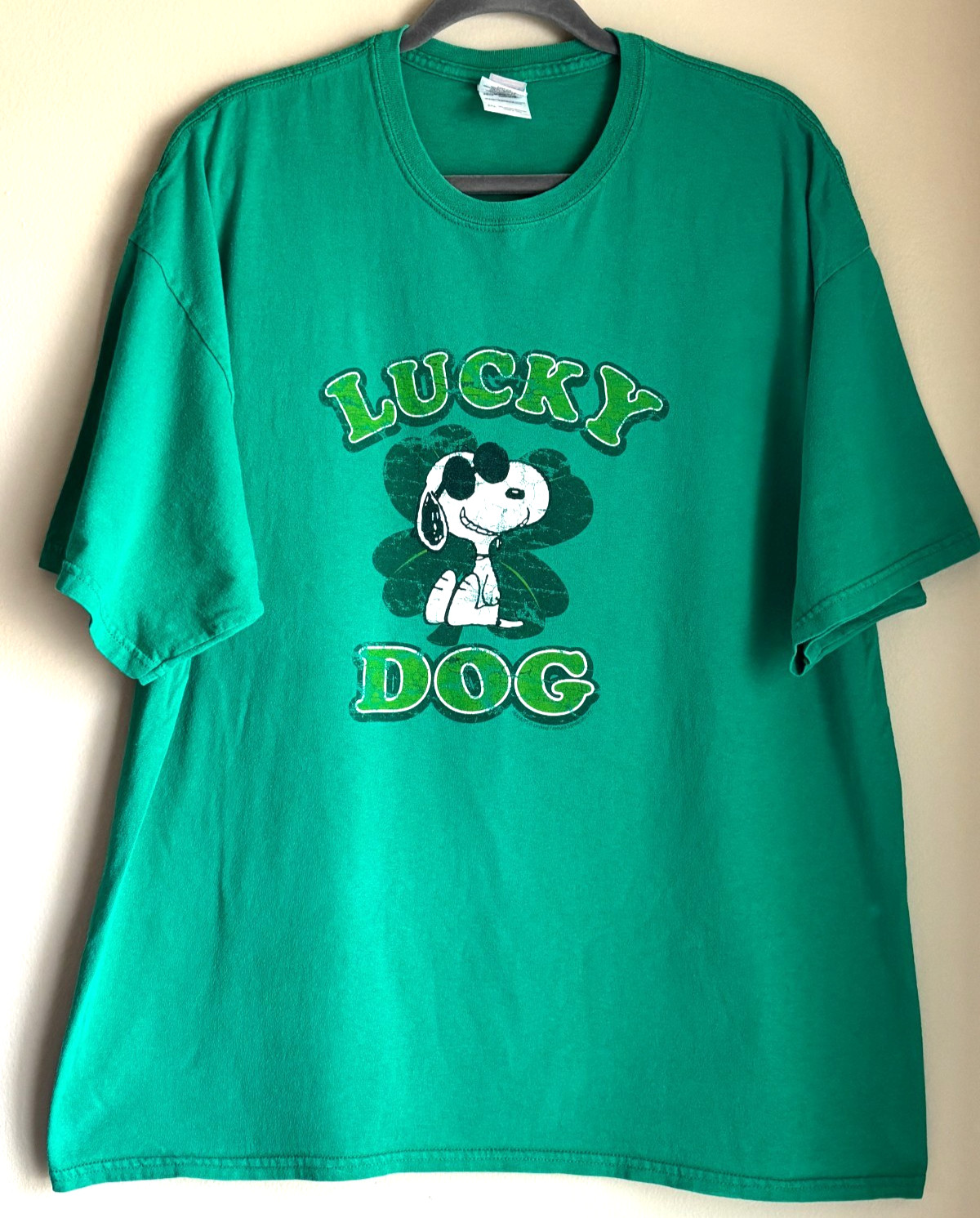 VTG Y2K Peanuts Snoopy Lucky Dog Clover Irish Short Sleeve Tee Shirt Adult 2XL gallery