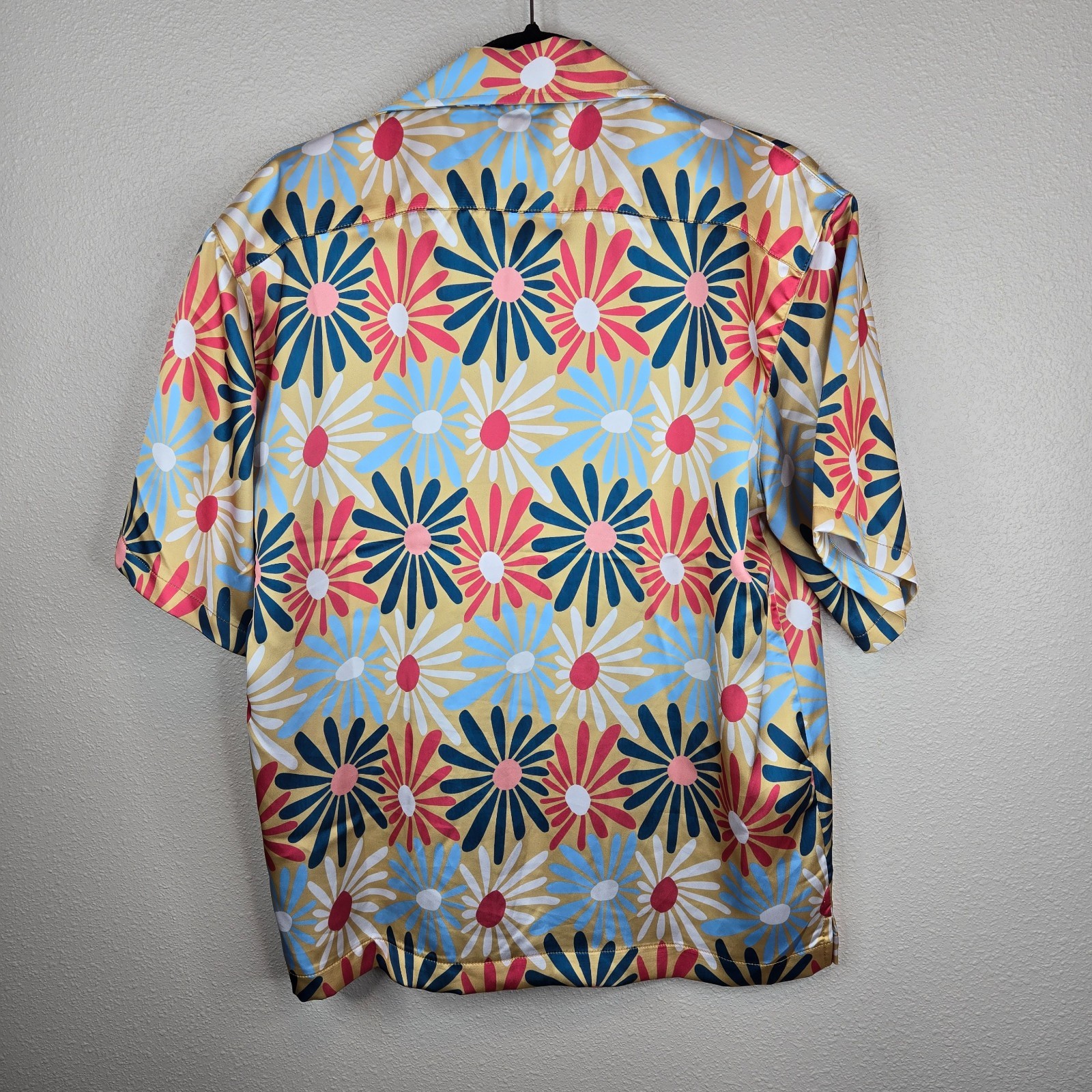 Pacsun Cropped Daisy Satin Camp Shirt Men's Size Small Floral 70s Aesthetic gallery