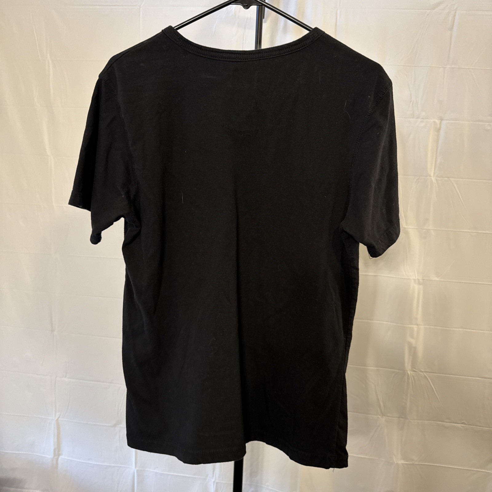 Navy Yard California Black Large T-Shirt V-neck With Buttons gallery
