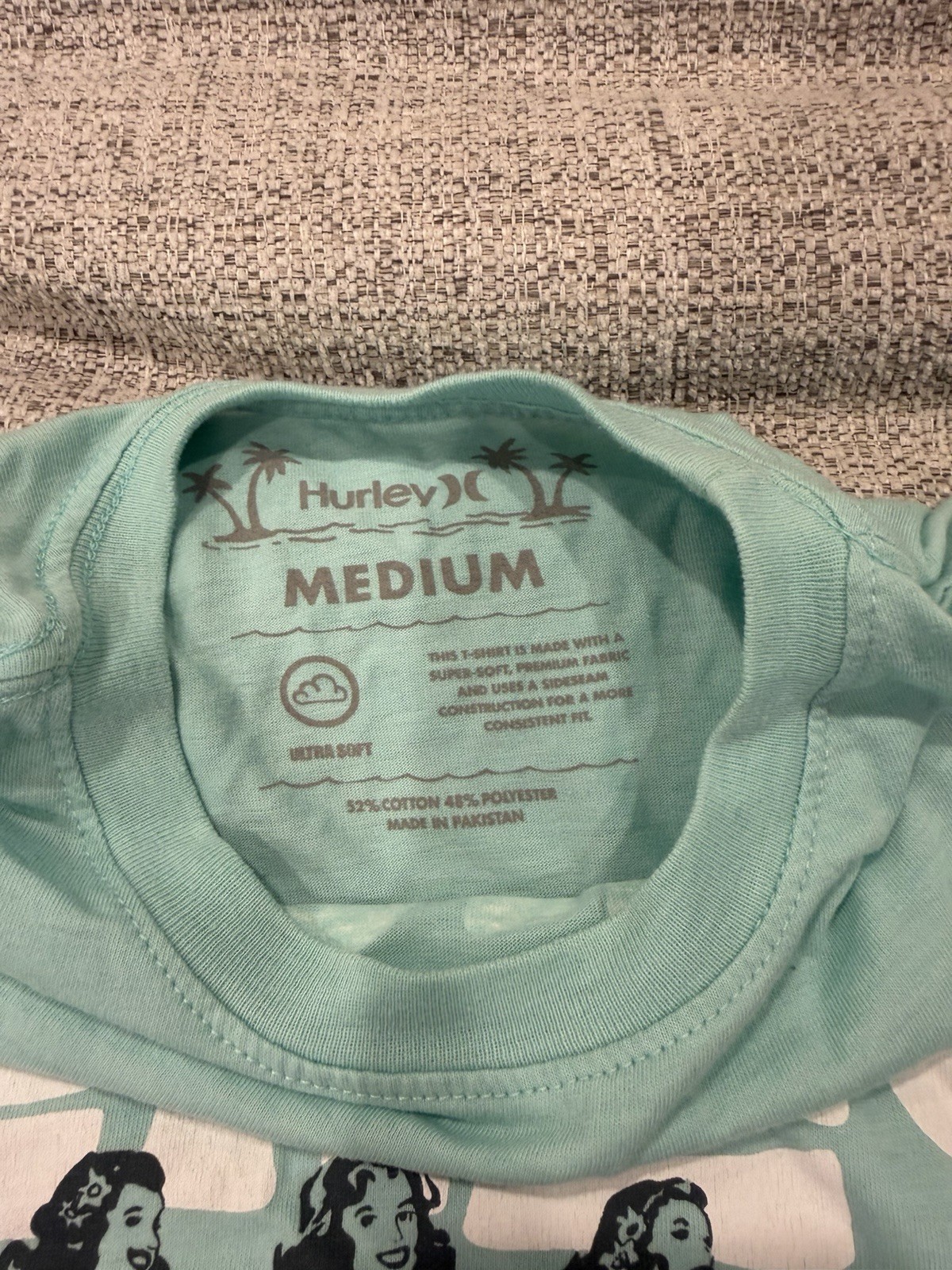 Hurley “Aloha Forever” Hula Graphic Tee – Medium gallery