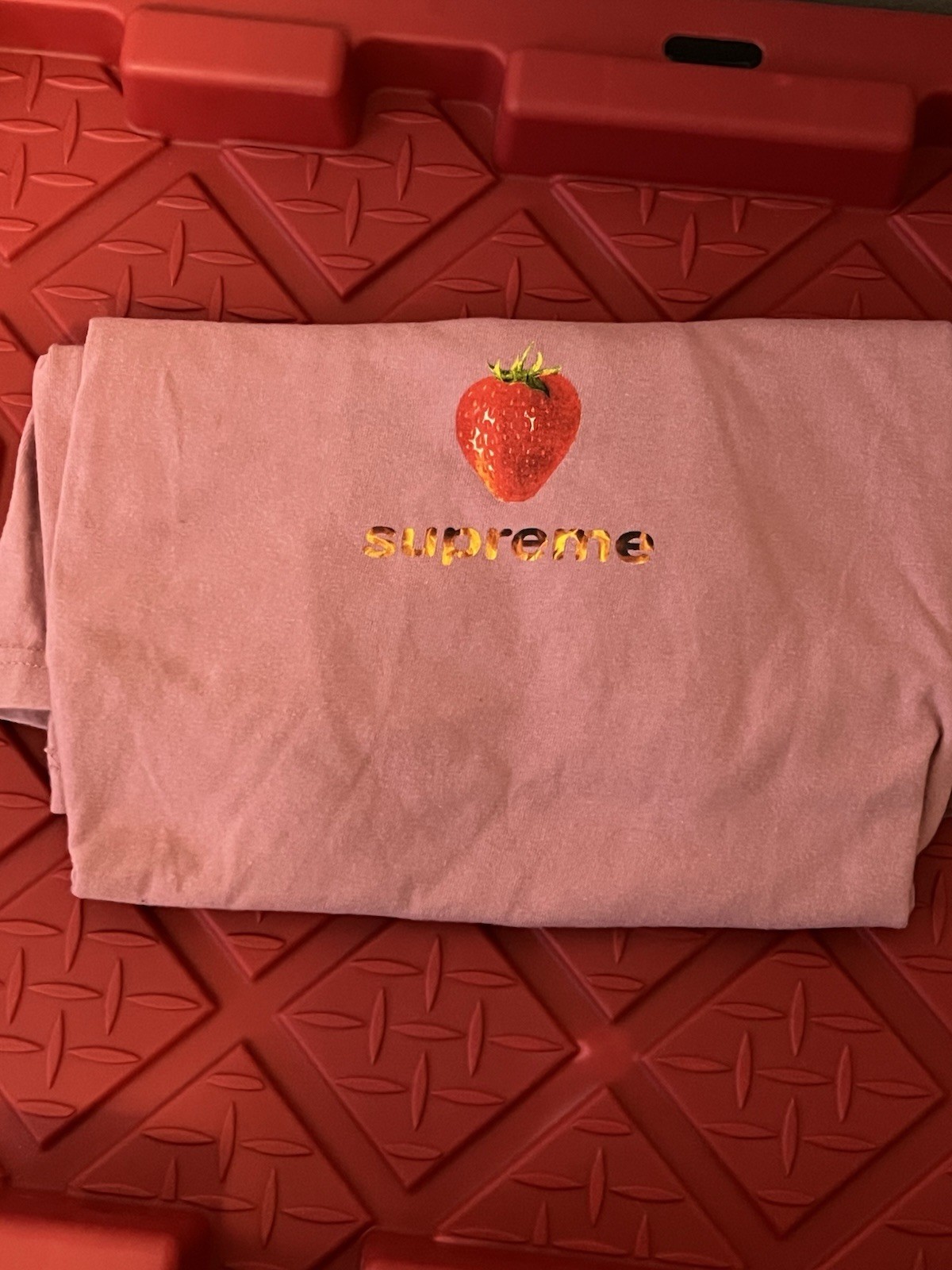 Supreme Strawberry T-shirt Rose XL SS16 Rare gallery