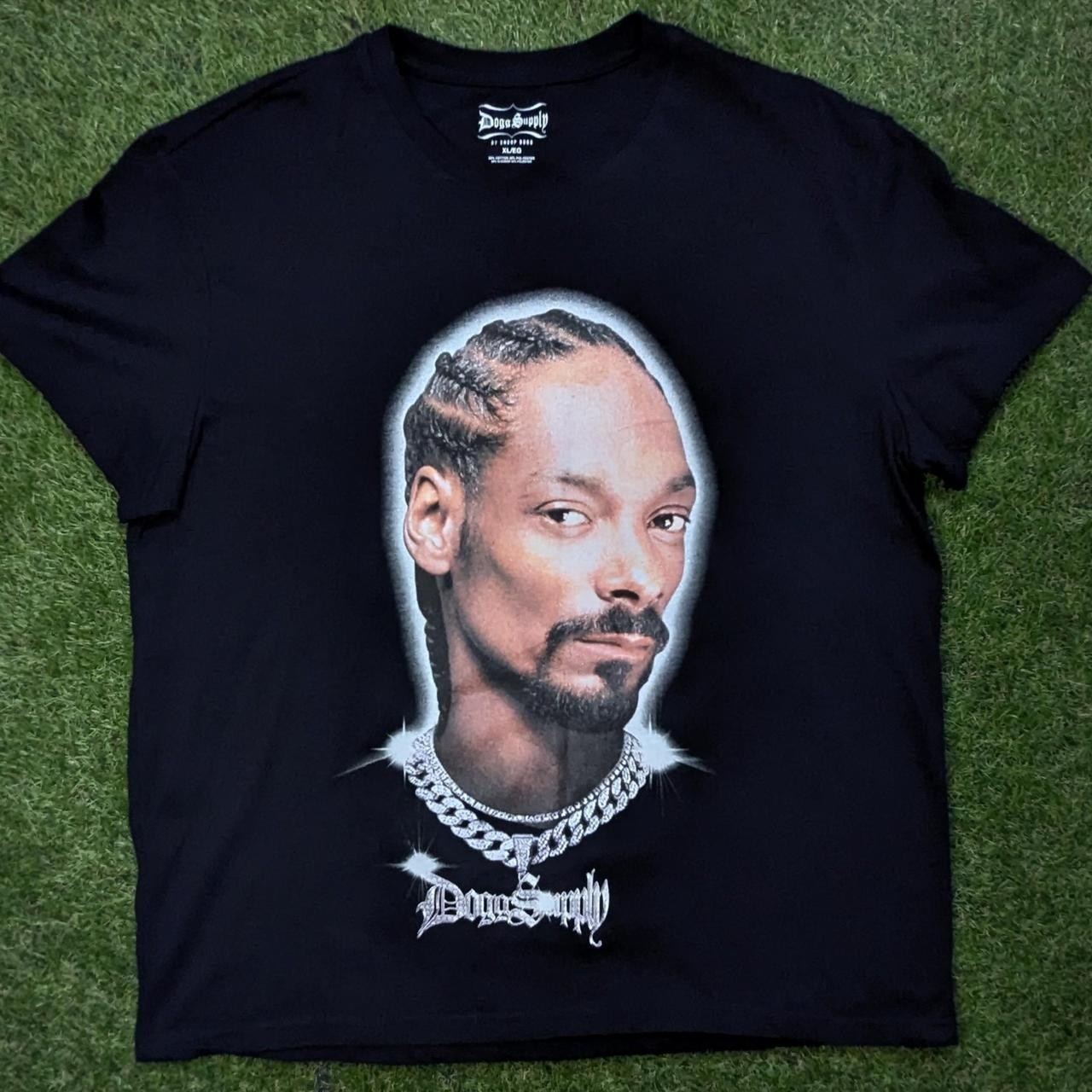 XL DoggSupply Snoop Dogg Headshot and Chain Graphic Black Tee gallery
