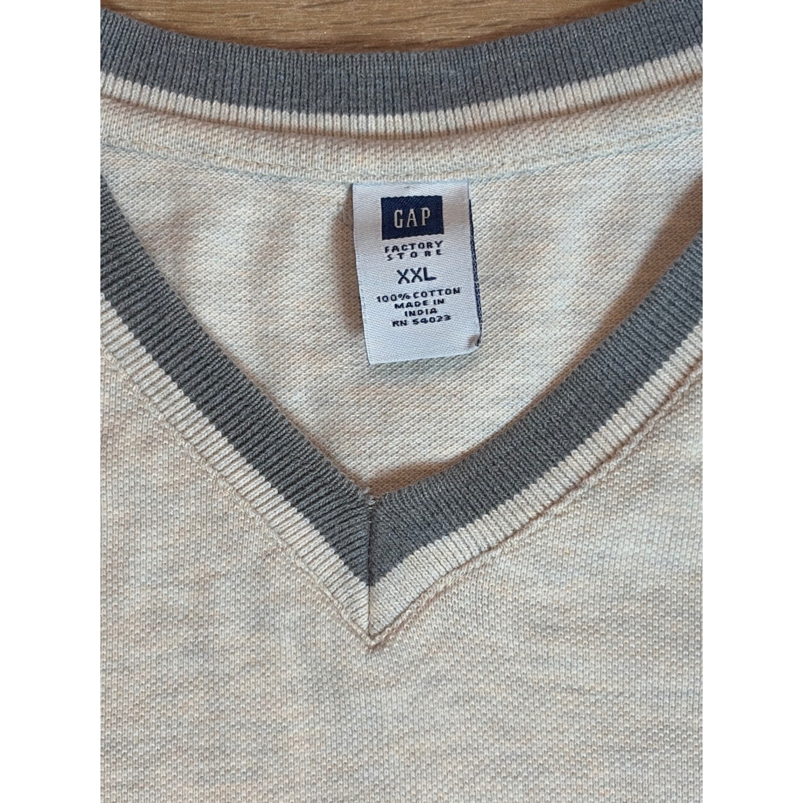Gap Factory Mens XXL V-Neck Shirt Short Sleeve Oatmeal Heather Grey Trim Cotton gallery