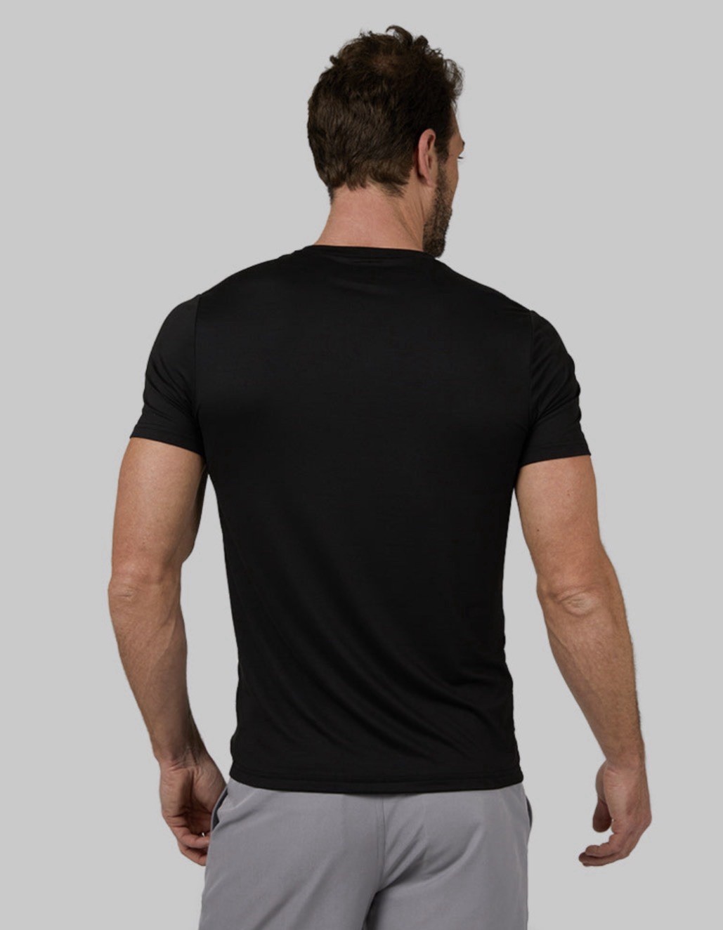 32 Degrees Heat MEN'S 4-PACK COOL CLASSIC CREW T-SHIRT gallery