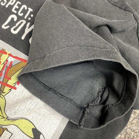 Warner Brothers Studio Store Wile E. Coyote Tshirt Single Stitch Size Medium gallery