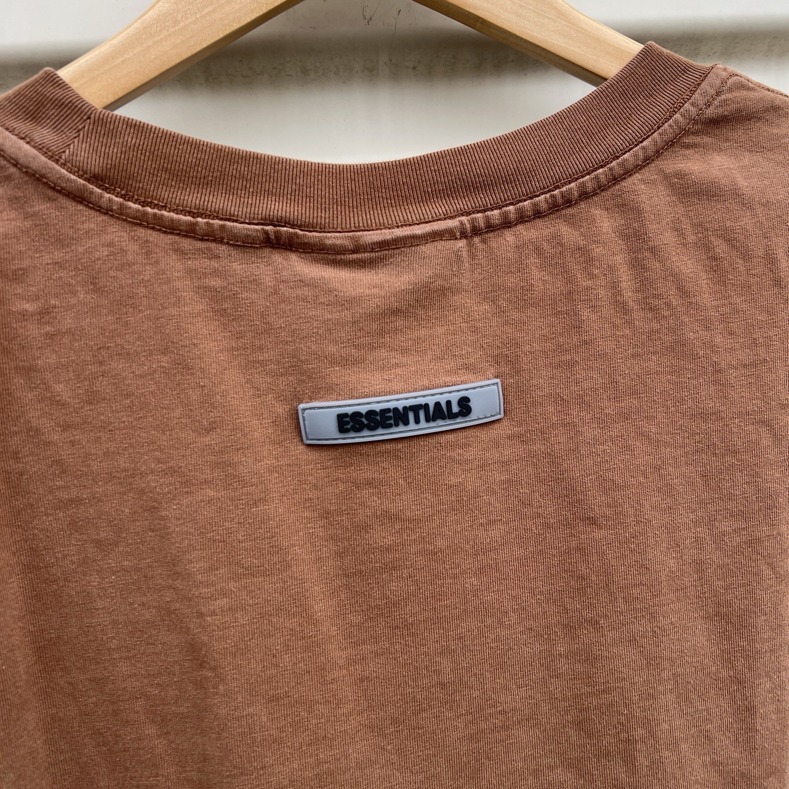 FOG Fear of God Essentials x SSENSE Rain Drum Brown T-Shirt Applique Logo Men XL gallery