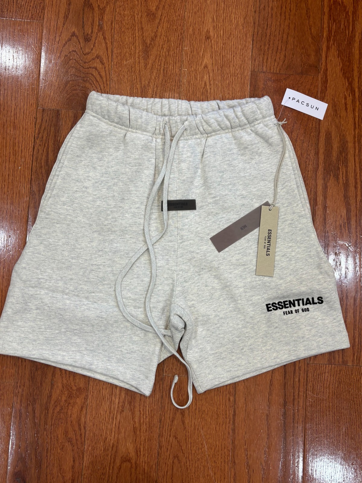 Essentials Set T-shirt and Short in Light Oatmeal (size S) gallery