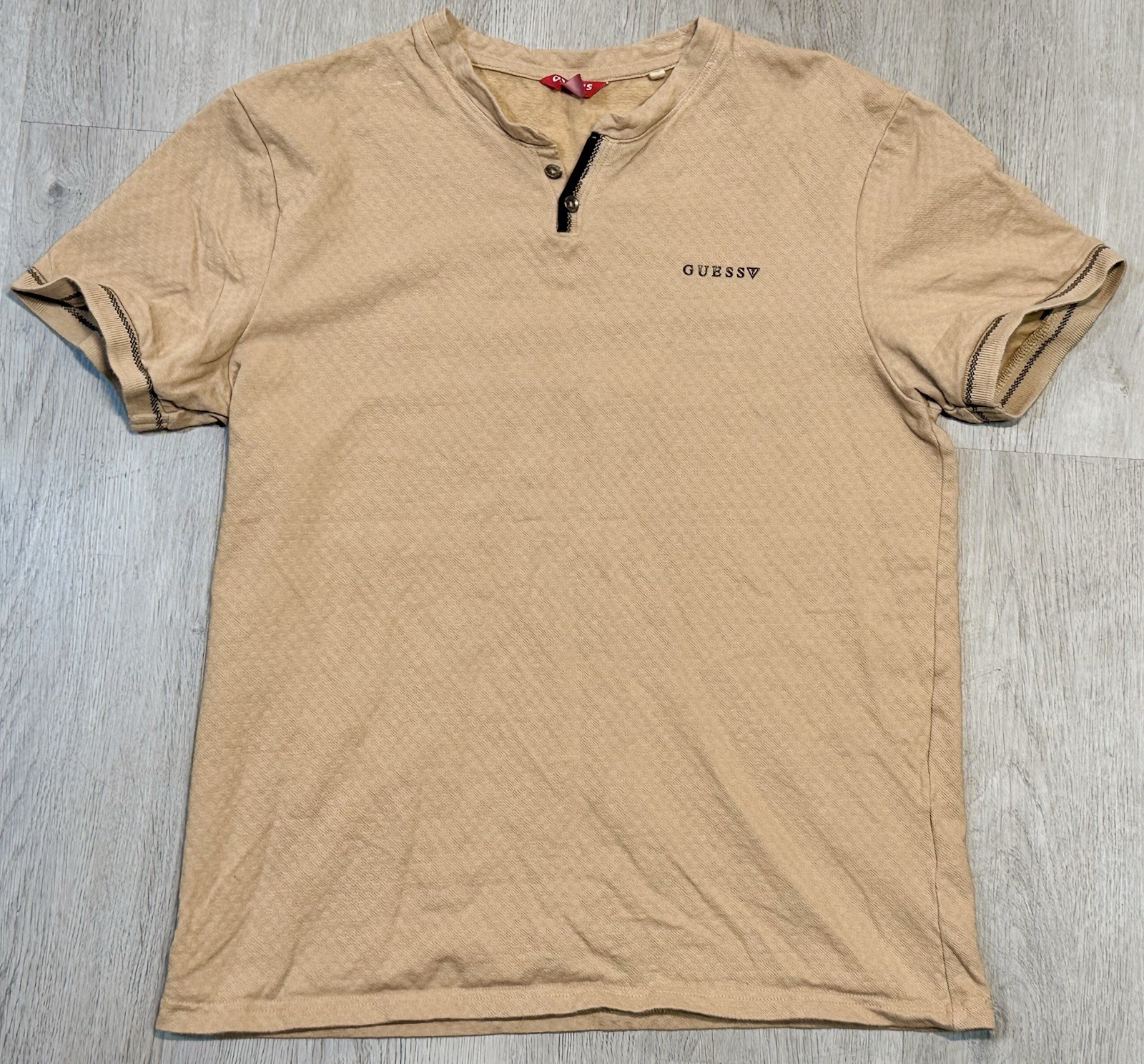 Guess Button Tee Shirt Mens Size M Beige Short Sleeve Casual Classic gallery