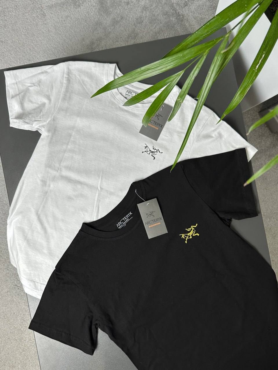 Arc'teryx Phase SL Men's T-Shirt Size XS, S, M, L, XL Black & White Gorpcore Tee gallery