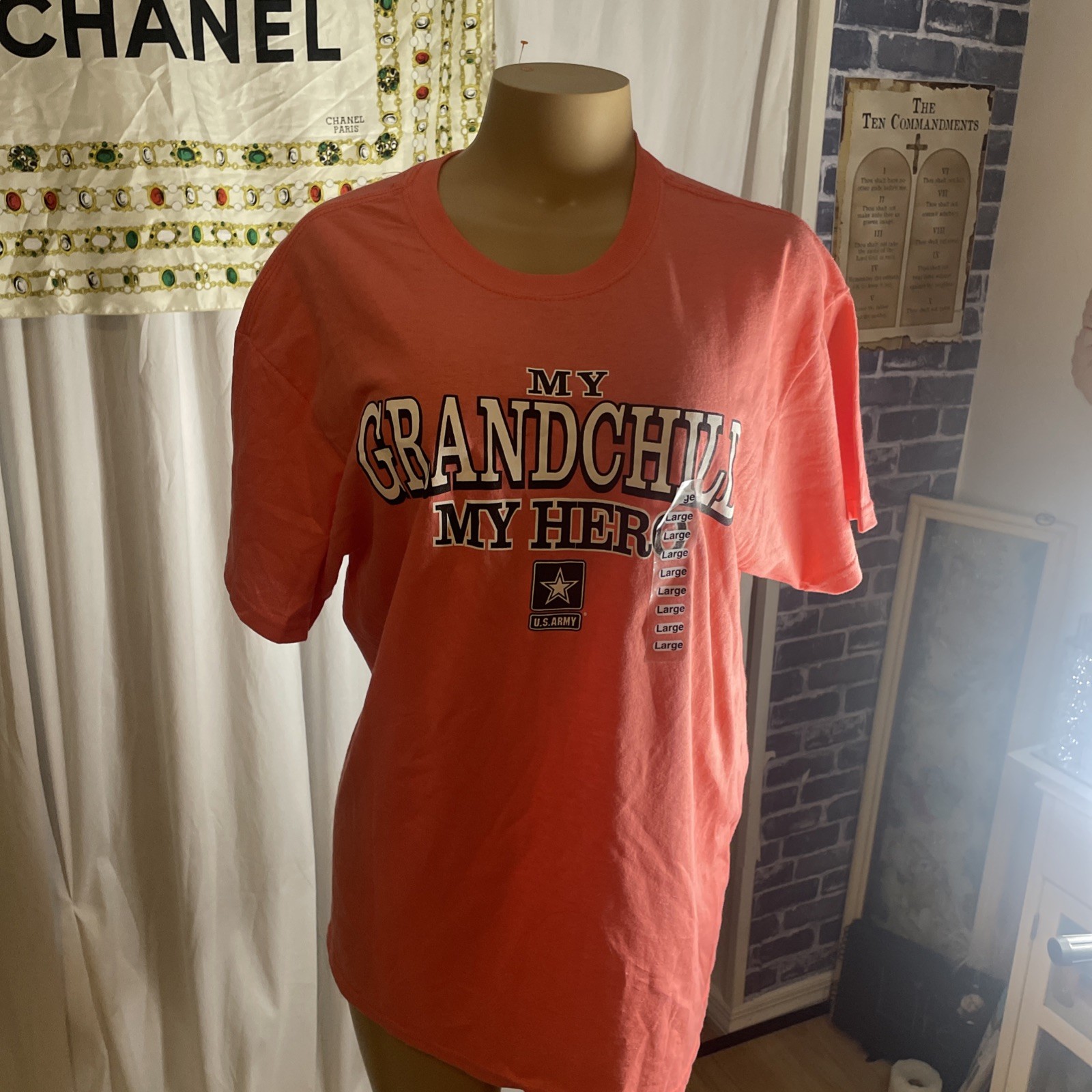 Size Large- Official Licensed US Army T-Shirt “My Grandchild My Hero” Unisex gallery