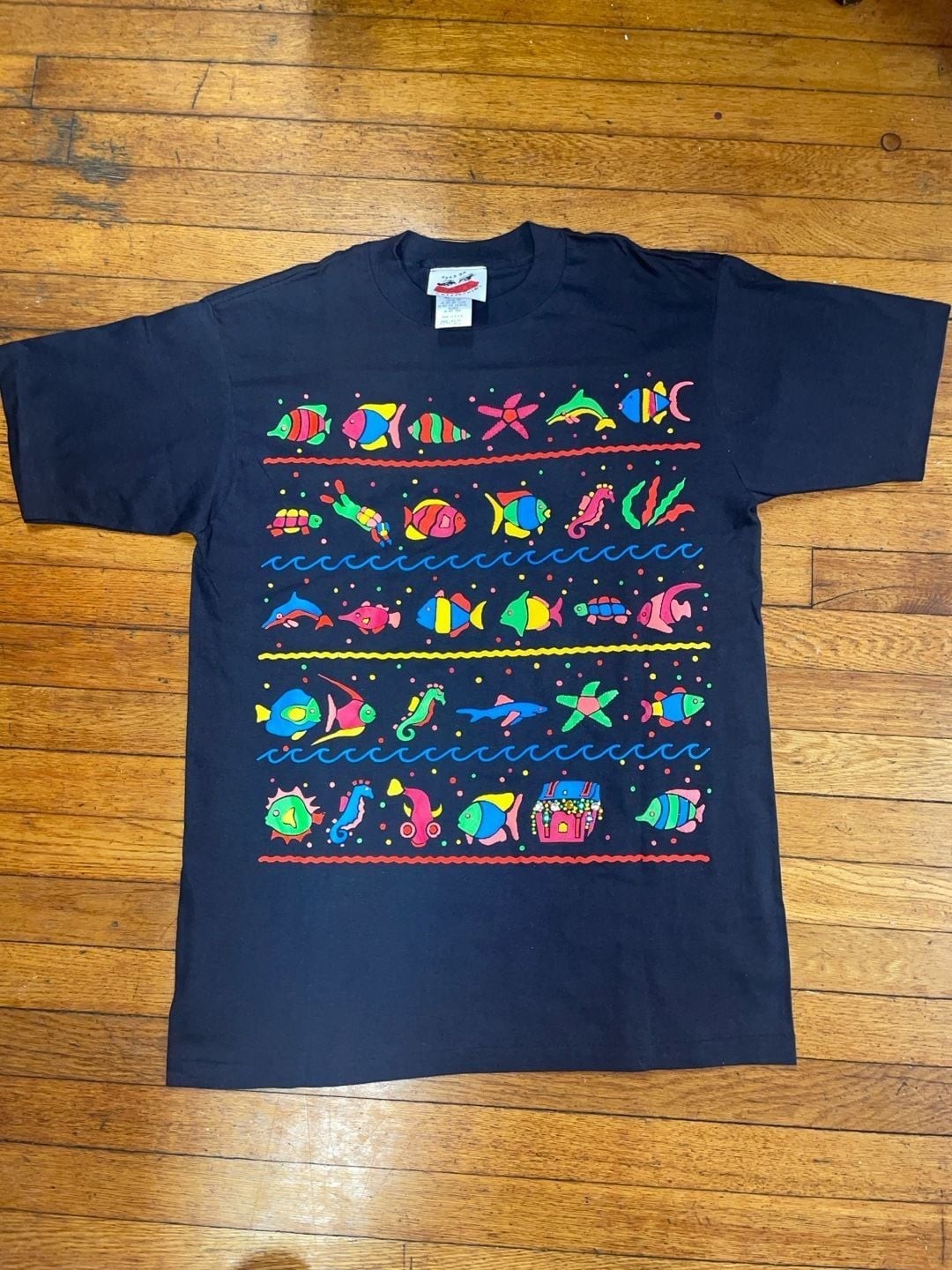 Vintage 90s Eyes on California Tropical Sea Life Neon Puff Print T-Shirt gallery