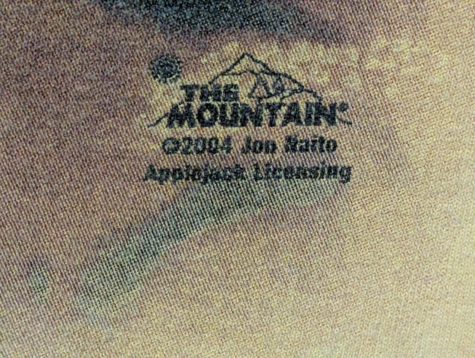 The Mountain Mens T-shirt Yellow The Mountain Wolf Leather Tag XL #3158 NWOT gallery