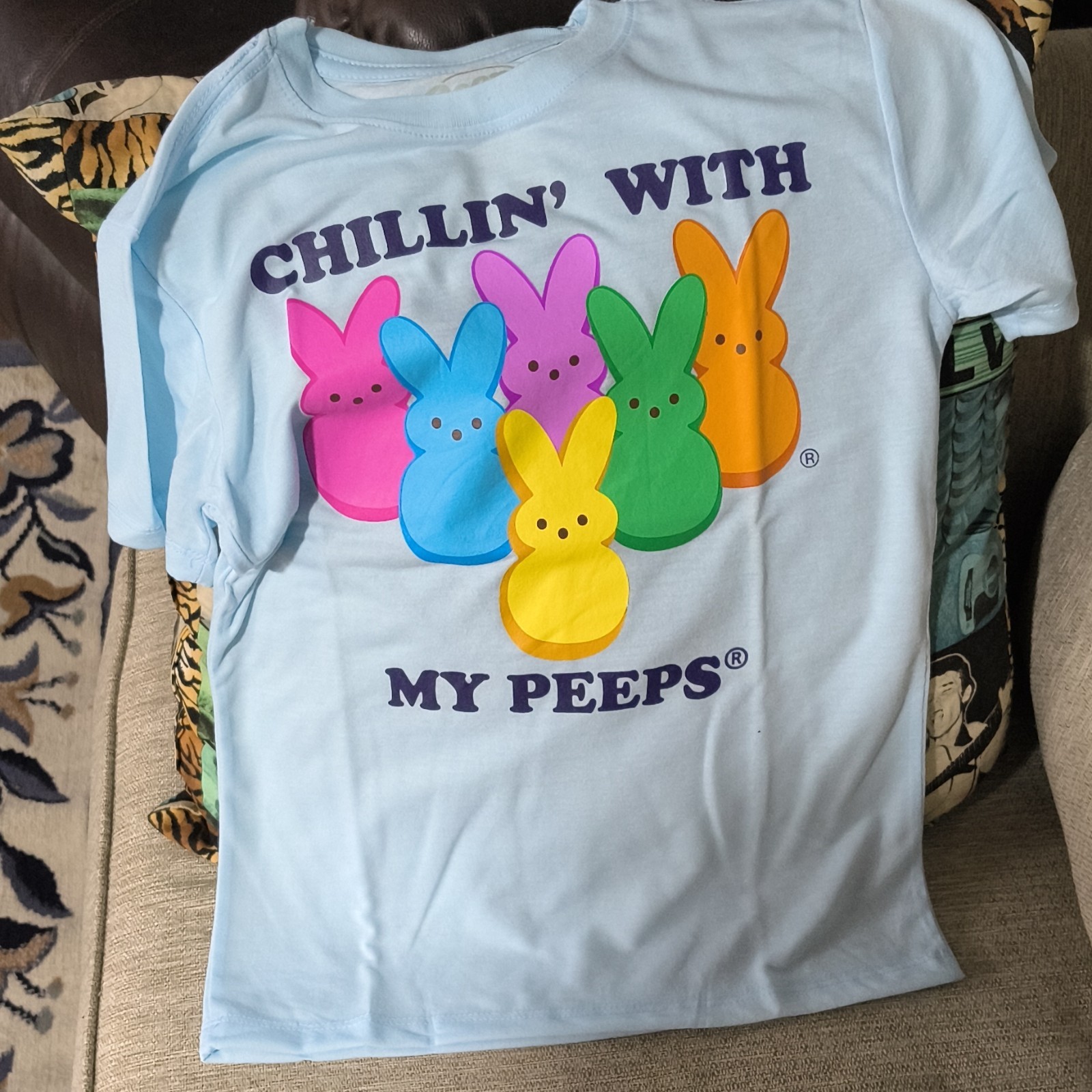 Peeps Men's M Light Blue Cotton Crew Neck Chillin' With My Peeps Graphic T-Shirt gallery