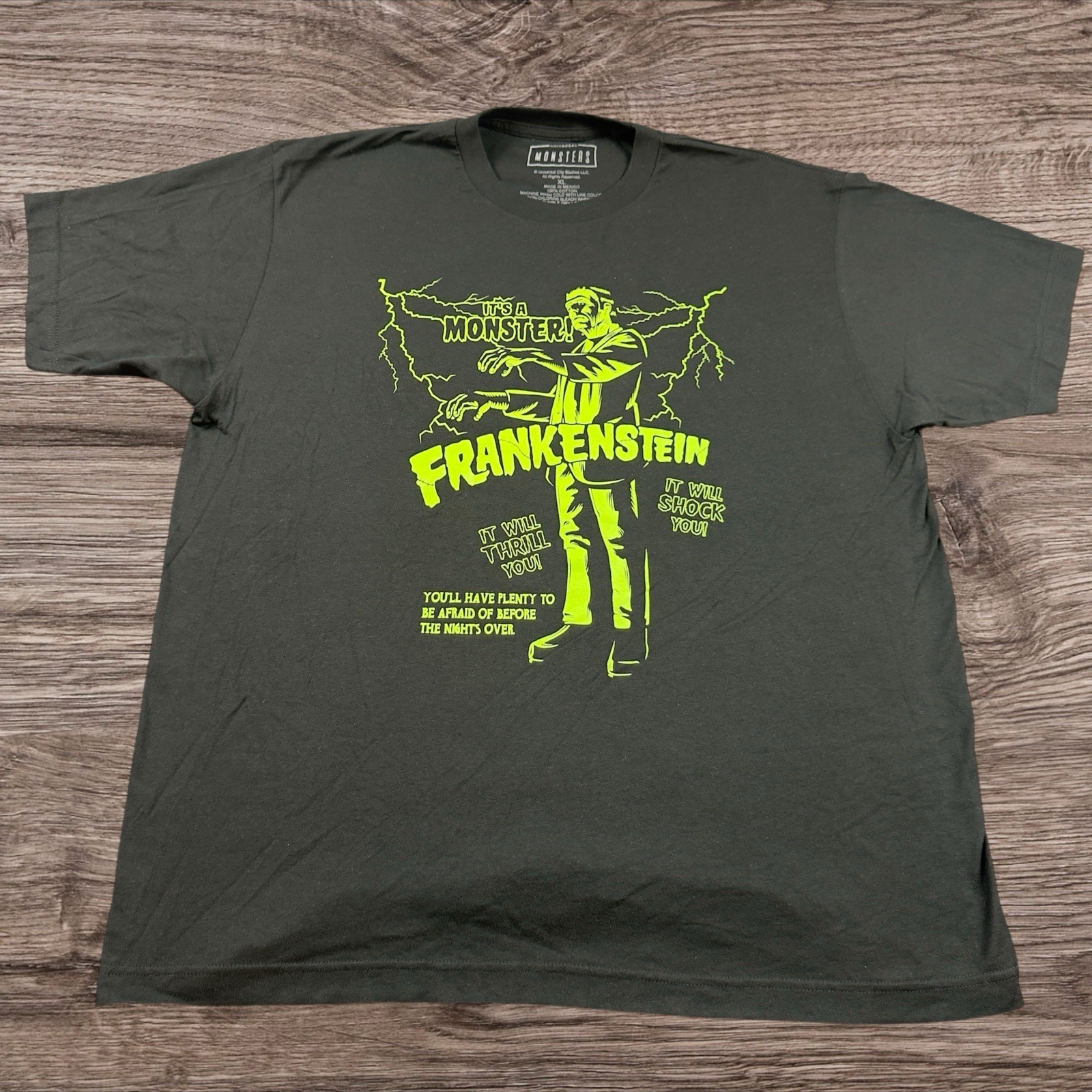 Universal Studios Monsters Frankenstein Horror / Graphic T-Shirt Adult X-Large