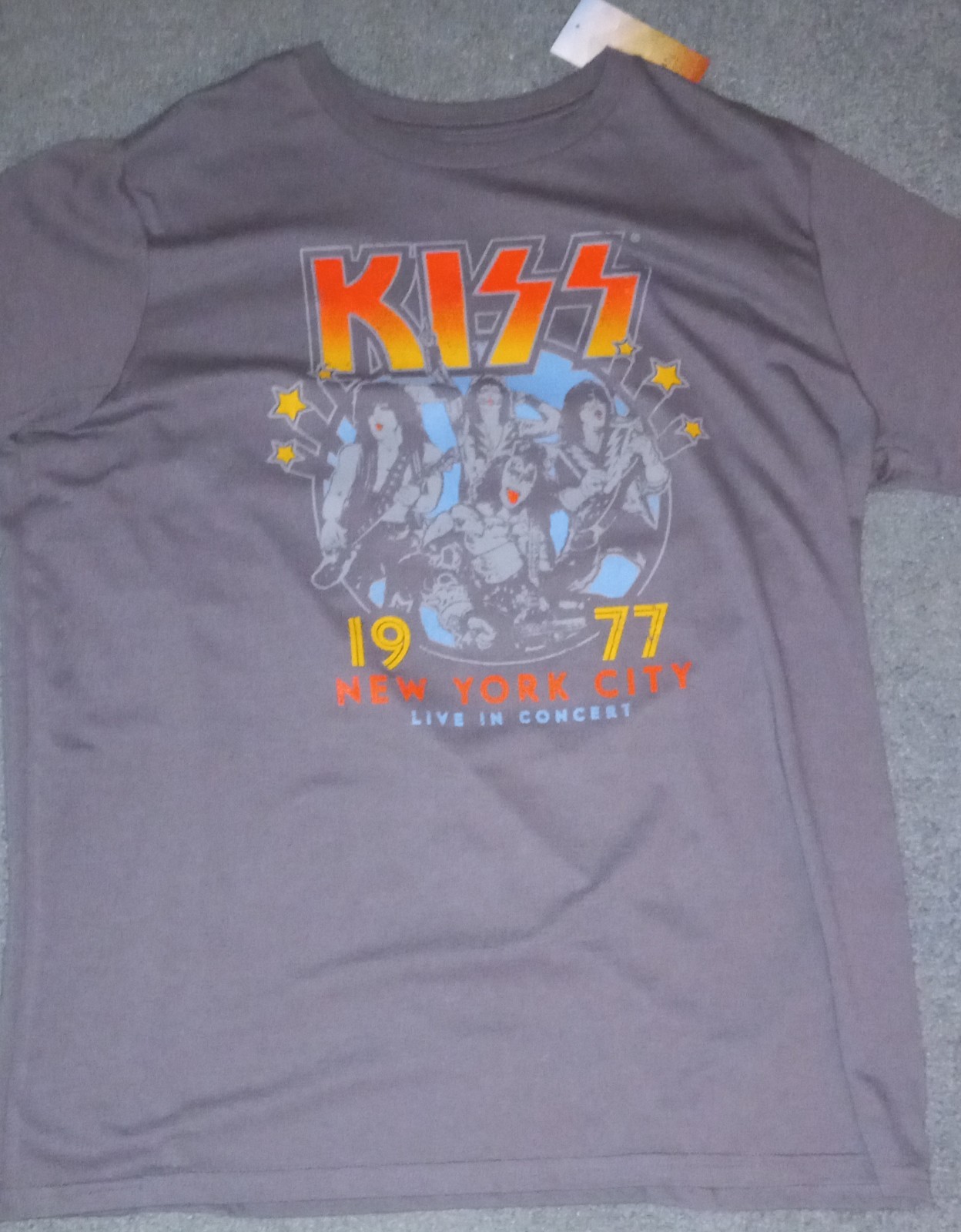 NWT KISS Live in New York City 1977 Mens Crew T-Shirt 50 cotton/50 poly XL
