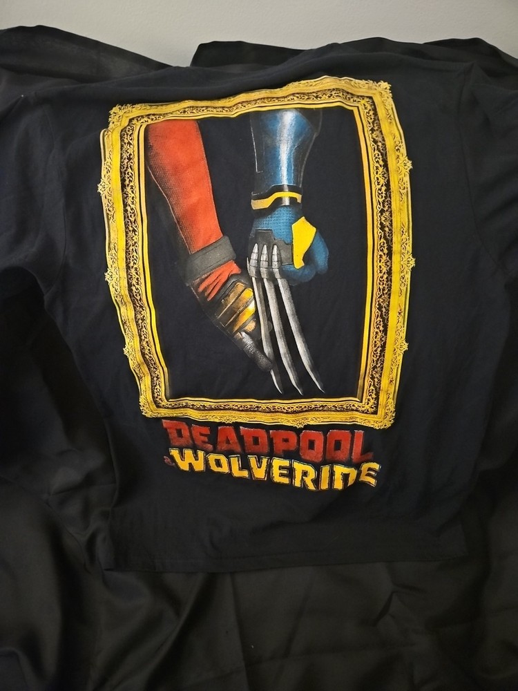 NWOT UNISEX DEADPOOL & WOLVERINE BLACK SIZE MEDIUM BEST FRIENDS TSHIRT
