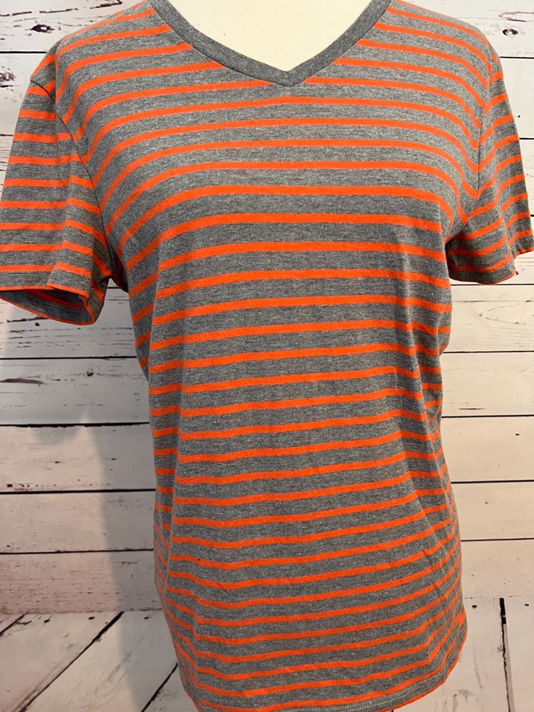 American Eagle T-Shirt Athletic Fit short sleeve tee shirt Small Stripe Vneck