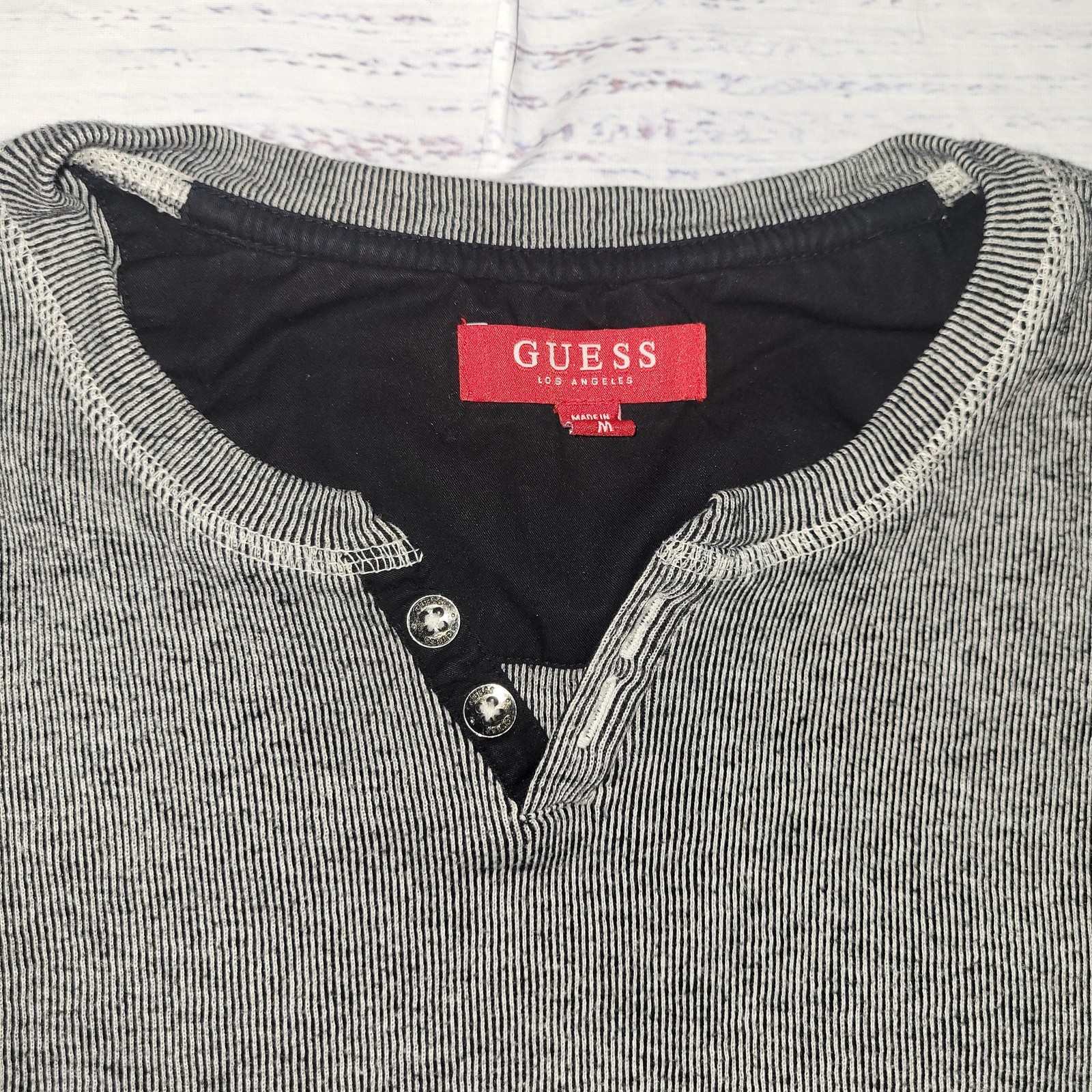 Guess Henley Shirt Mens Medium Gray Black Thermal Waffle Knit Long Sleeve FLAW gallery