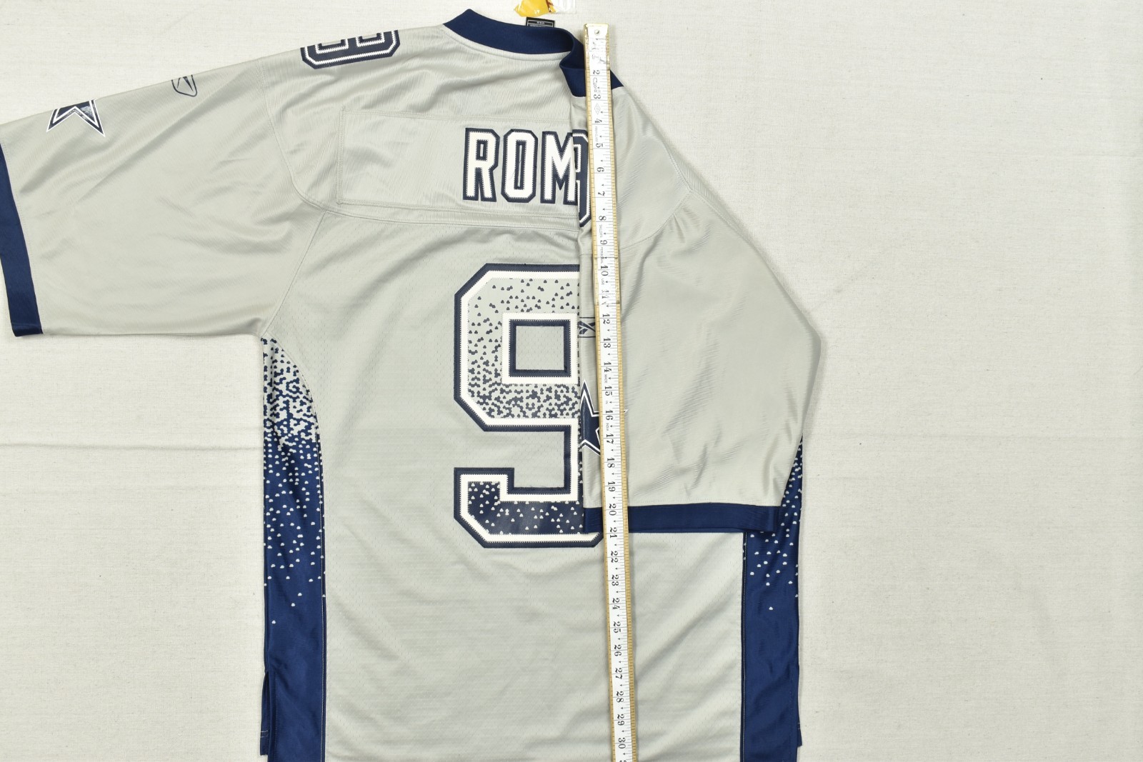 Reebok Dallas Cowboys Tony Romo #9 Jersey Men's Size M Grey Navy NFL Team Polyes gallery