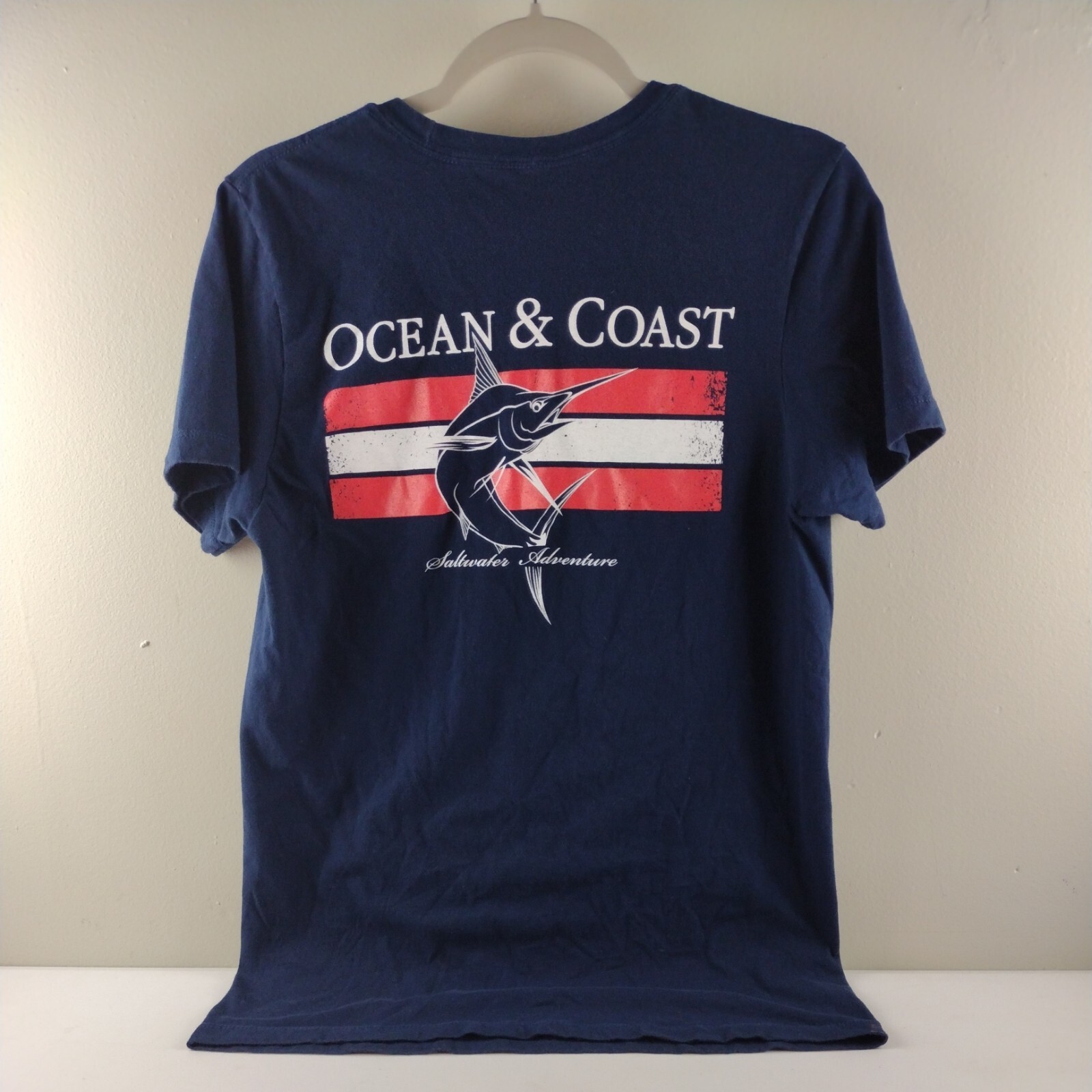 Ocean & Coast T Shirt Men’s Medium Blue Marlin Saltwater Outfitters Graphic