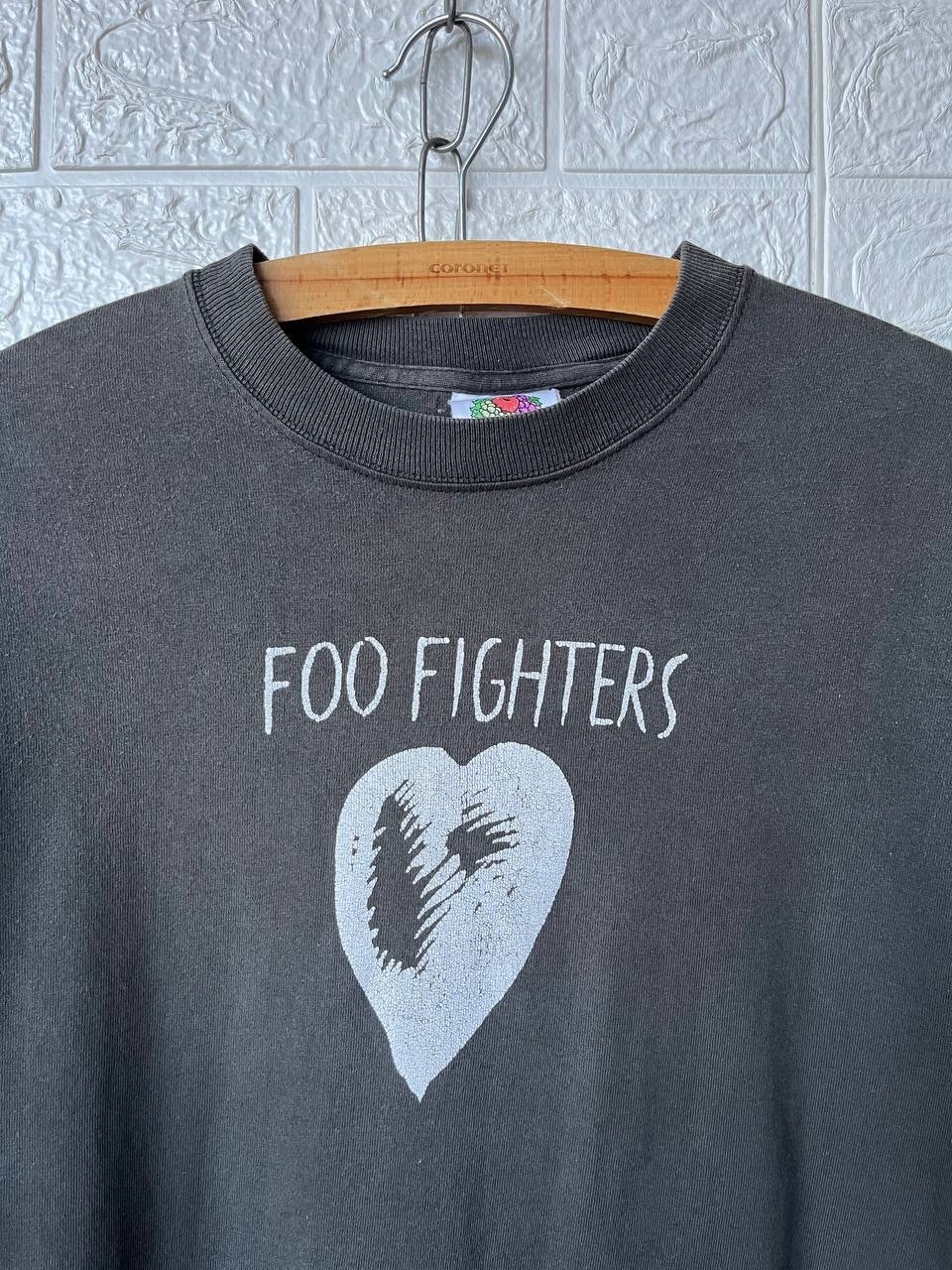 Vintage 2003 Foo Fighters European Tour T-Shirt Distressed Y2K Band Tee M gallery