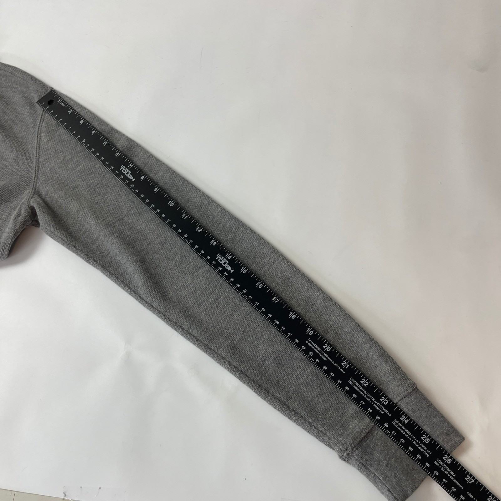 St Johns Bay Shirt Mens M Gray Waffle Knit Thermal Henley Grunge Y2K Granola gallery