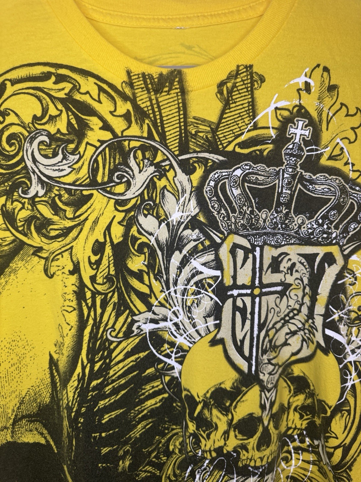 Vintage Y2K Skull Crown Graphic T-Shirt Yellow Size XL Streetwear Grunge gallery