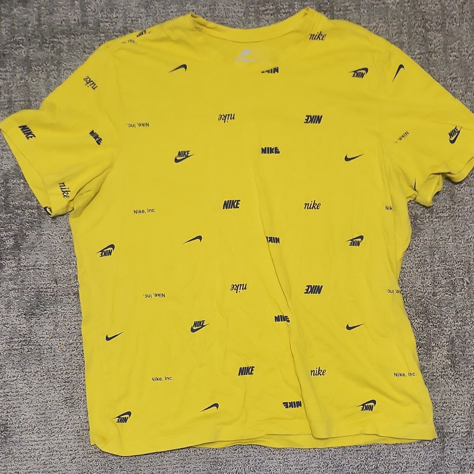 Nike The Nike Tee Men’s XXL Yellow Short Sleeve Graphic Logo Crew Neck T-Shirt gallery