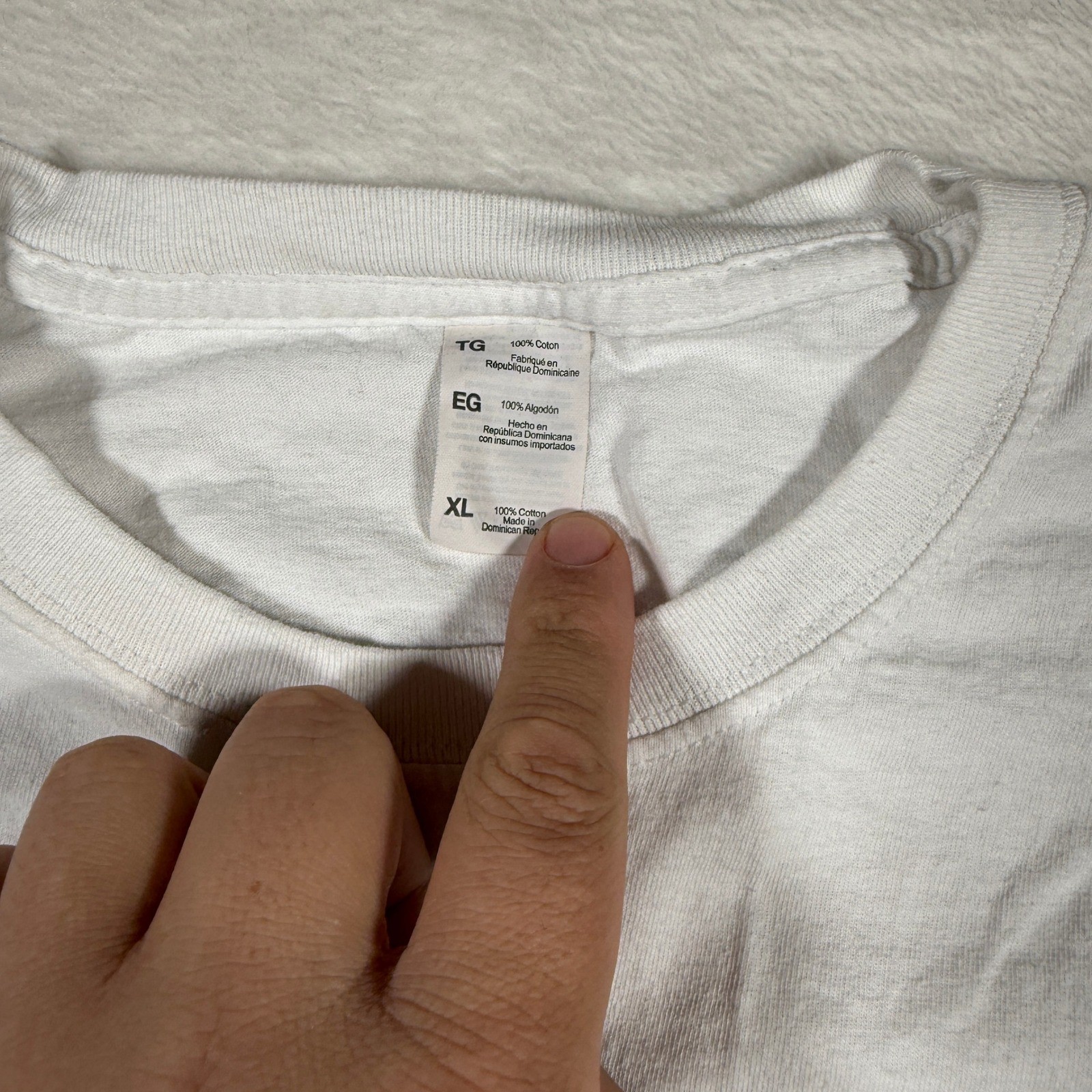 Disney Villains Badges T Shirt XL White Graphic Tee Ursula Maleficent Cruella gallery