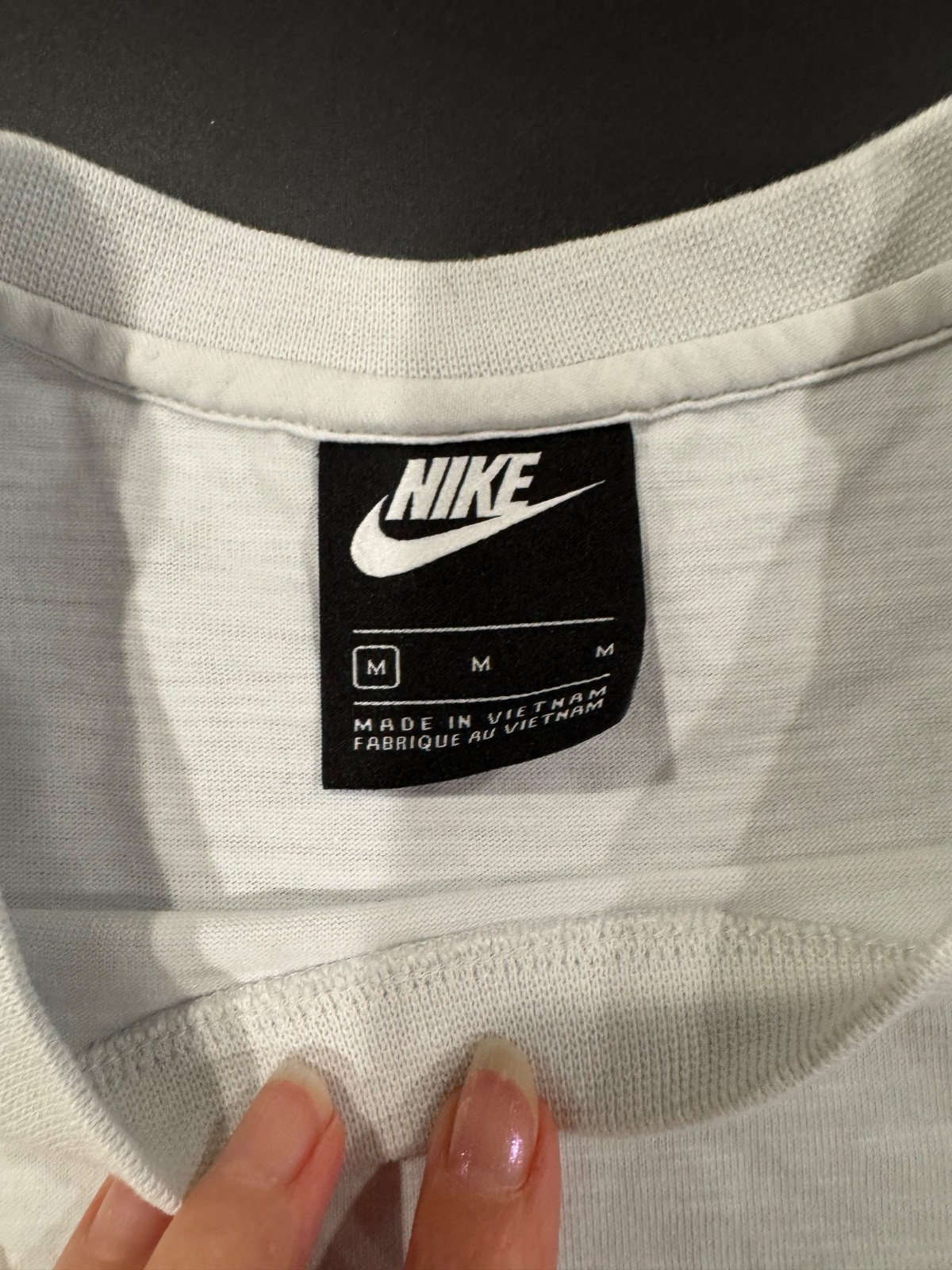 Nike NSW ME Top SS LTWT Mix T-Shirt~Size Medium, Photon Dust Color gallery