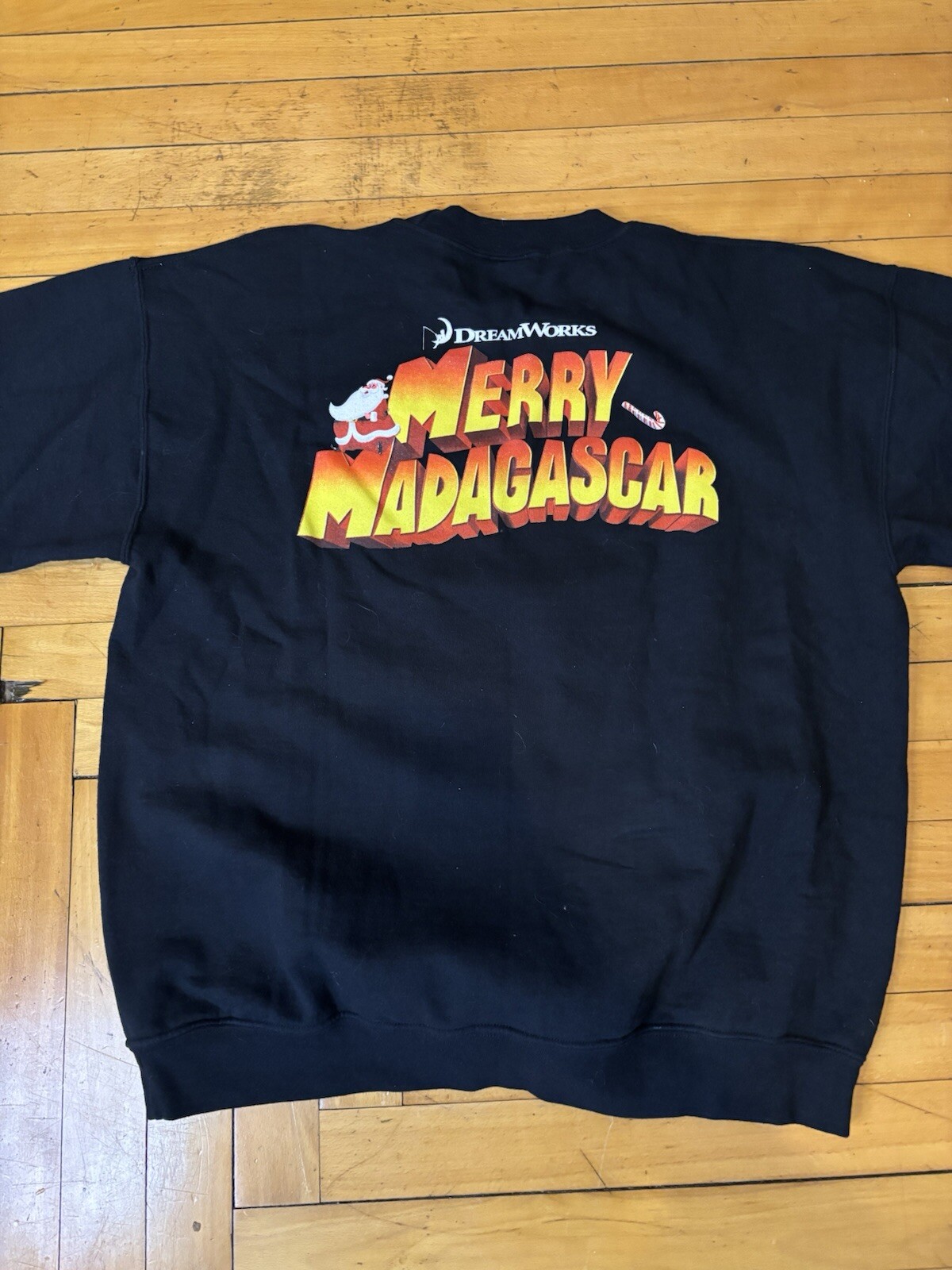 Vtg Merry Madagascar Crewneck Size Large 2011 Gaylord Dreamworks gallery