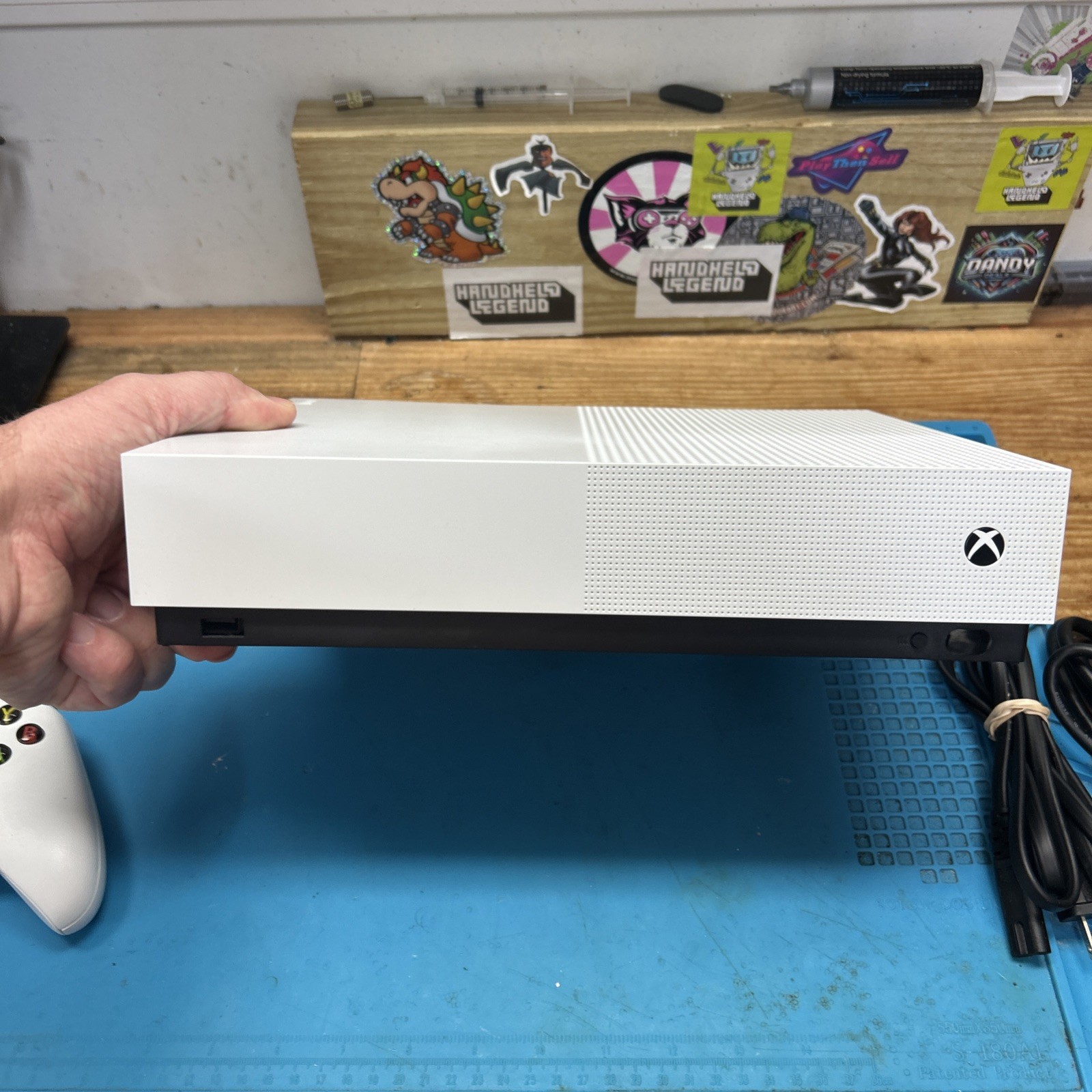 Microsoft Xbox One S 1TB Console Gaming System With Controller White 1681 Tested