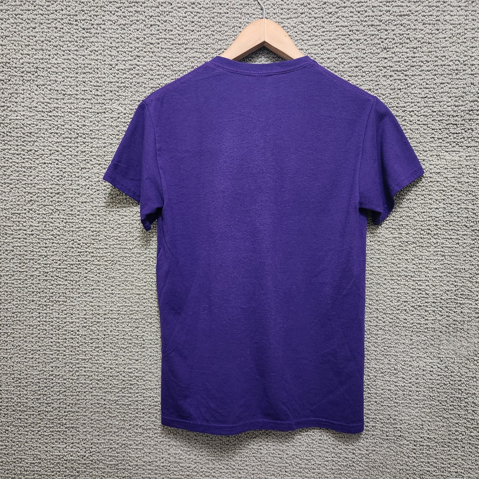 GILDAN Women's Purple DryBlend Short Sleeve Silver Star Graphic T-Shirt Size S gallery