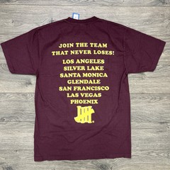 Undefeated T Shirt Tee Size Medium Mens Sporting Goods Burgundy Plum Basketball