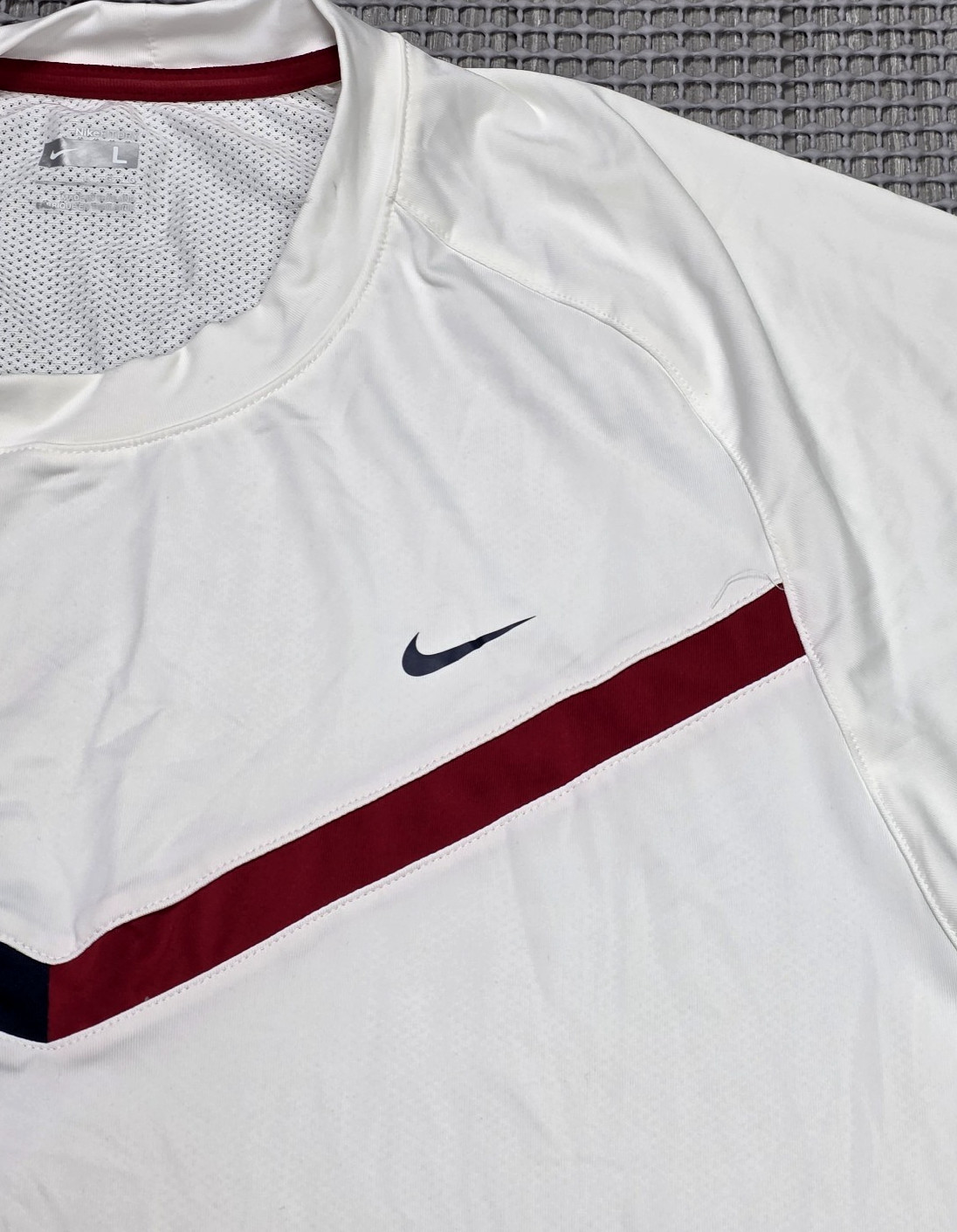 Nike Mens Fit Dry L White Short Sleeve Mesh Performance Tshirt Swoosh Chevron gallery