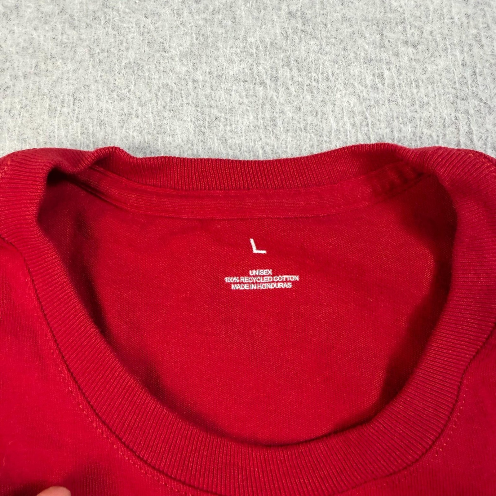 Apple Shirt Mens Large Red Long Sleeve Apple Logo Tee Tagless Crewneck Top Comfy gallery