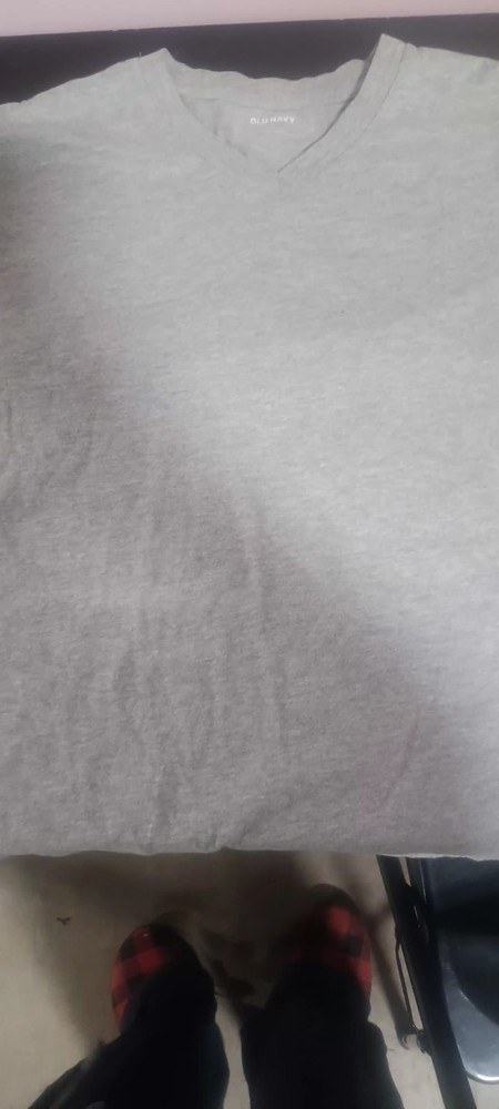 Old Navy Men’s Gray V-Neck Soft-Washed Solid T-Shirt, Regular Size XL