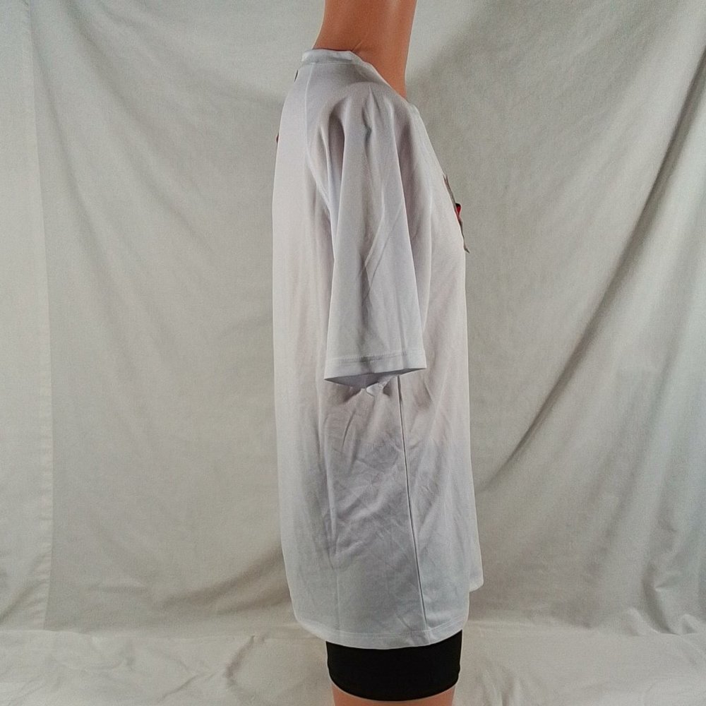 Men's ZeroXposur Short Sleeve Island Swim Tee White Size: Medium - New with Tags gallery
