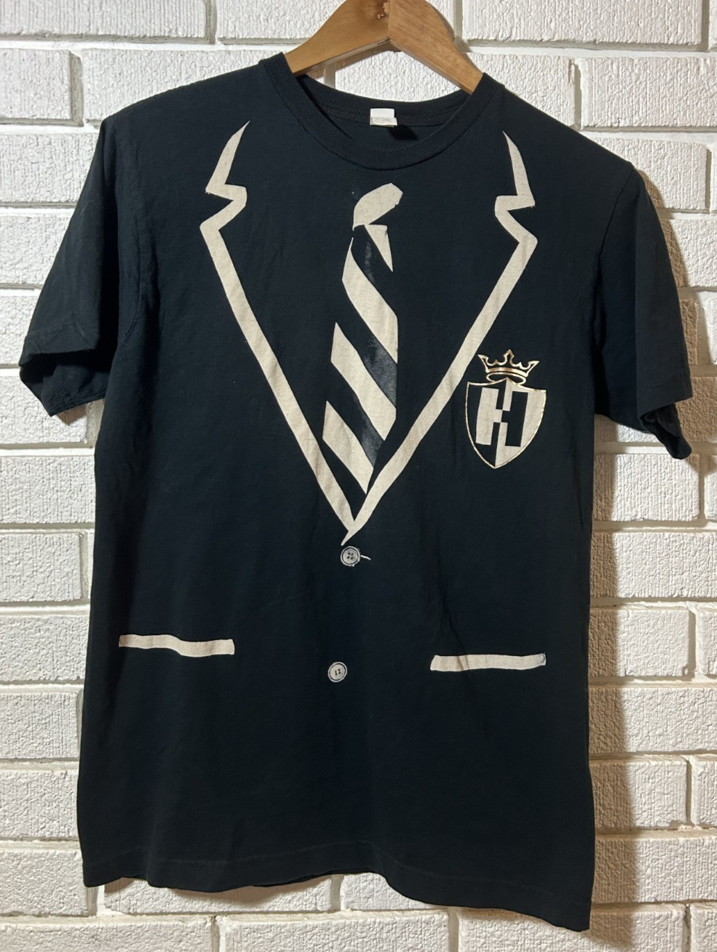 The Hives 2007 Tuxedo T-Shirt from The Black and White Album Tour Size Medium gallery