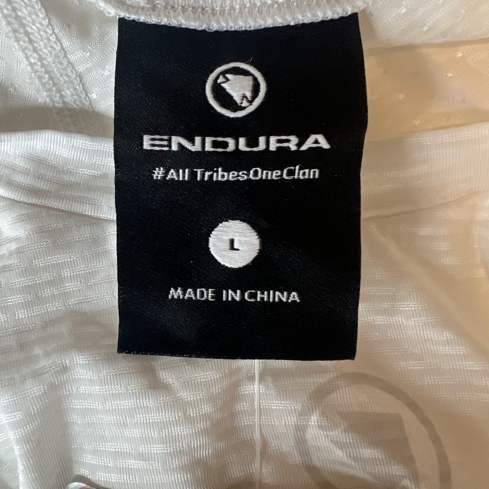 Endura NWT Men’s Size L Baselayer 2 White Cycling Shirt gallery