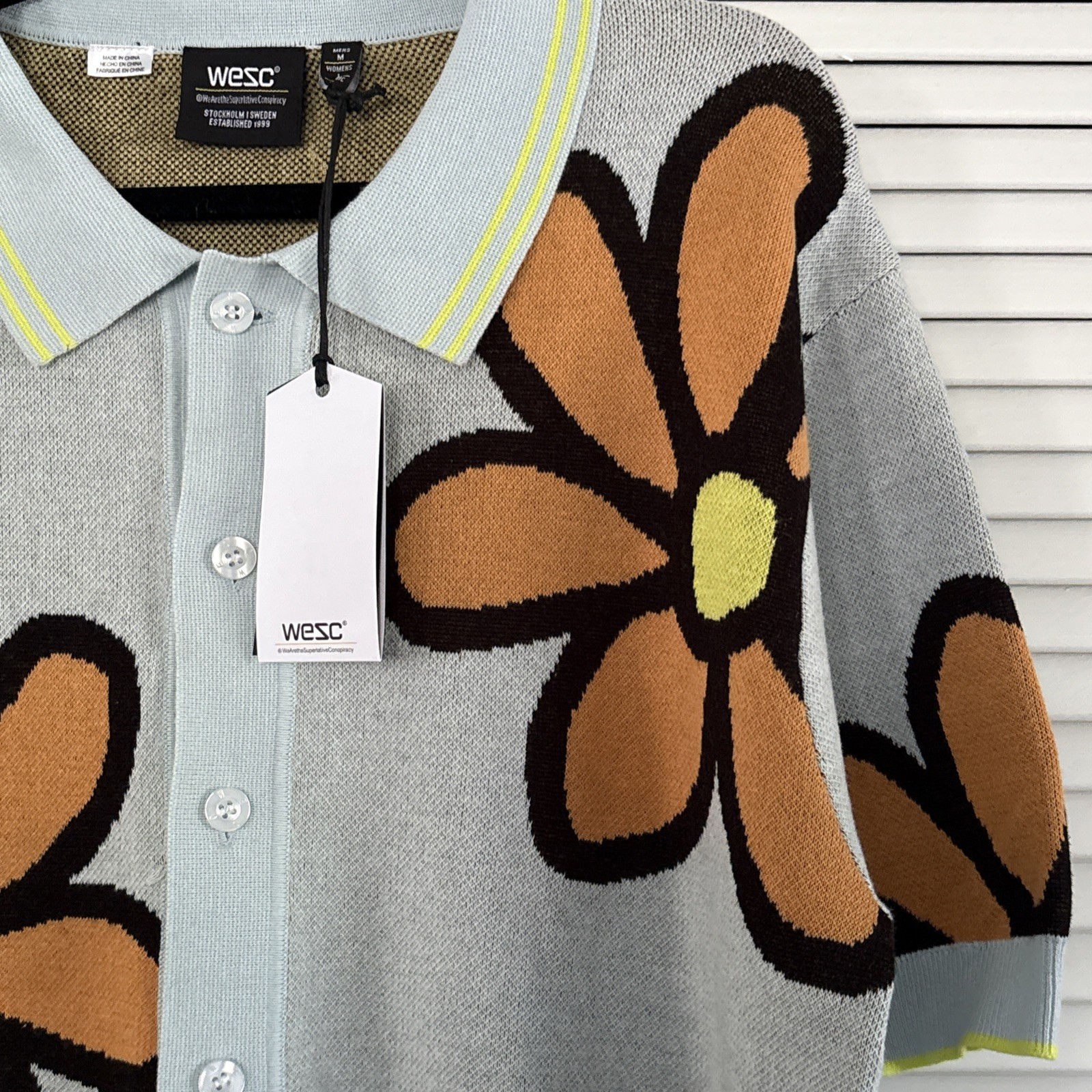 WESC Polo Unisex Mens M Womens L Button Up Shirt Sweater Big Flowers 70s SS Soft