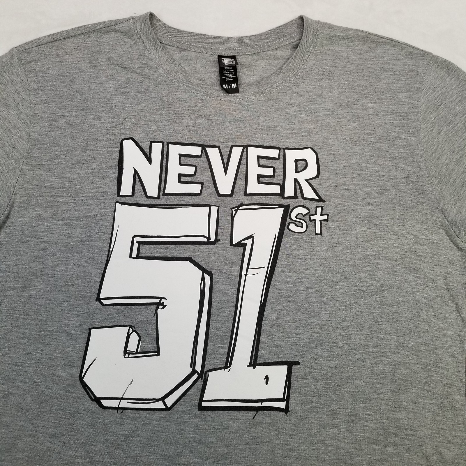 Men's Gray Never 51 St Large Block Letter Graphic Tee Shirt Medium Casual gallery