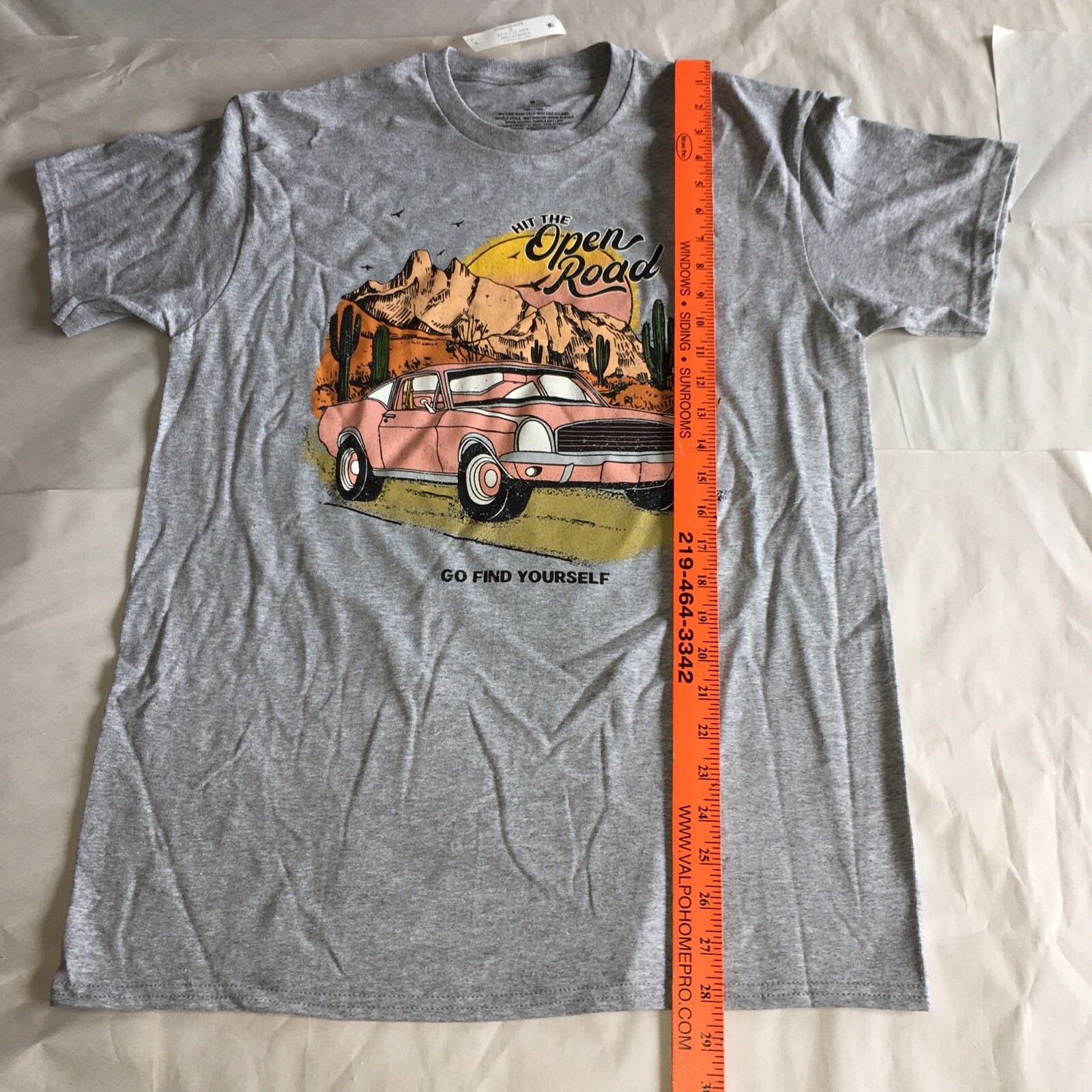 NWT HIT THE OPEN ROAD Go FIND YOURSELF CAR GRAPHIC T-SHIRT Size Medium gallery