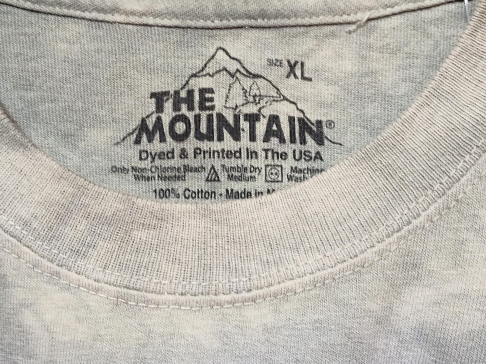 The Mountain T Shirt Men's Green Confidence XL Retired Logo #607 NWOT gallery